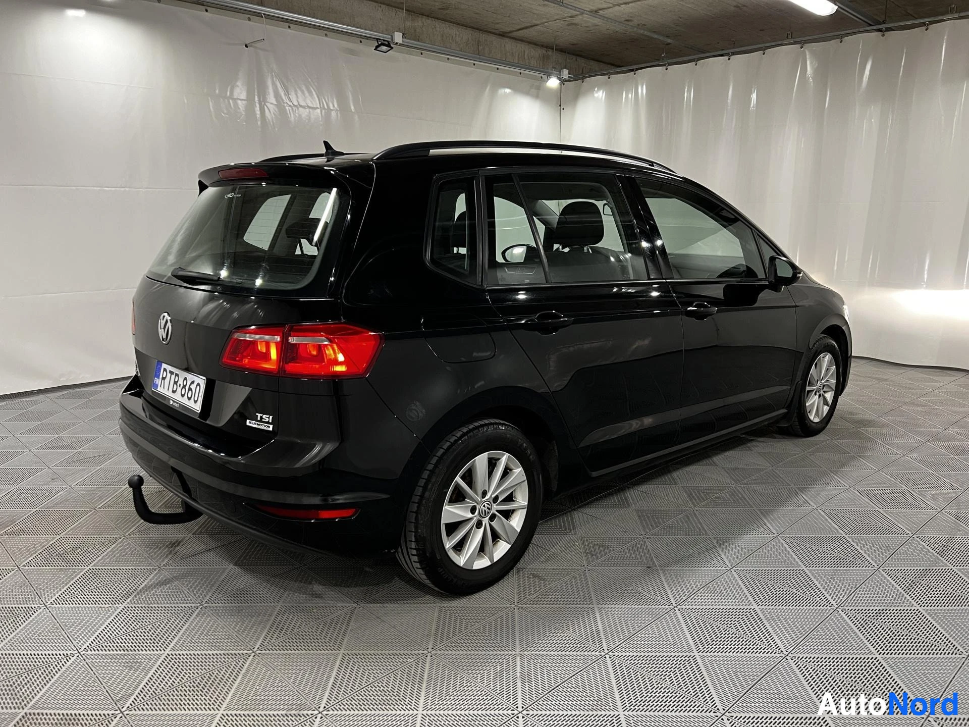 Musta Volkswagen Golf Sportsvan 2014, kuva 5