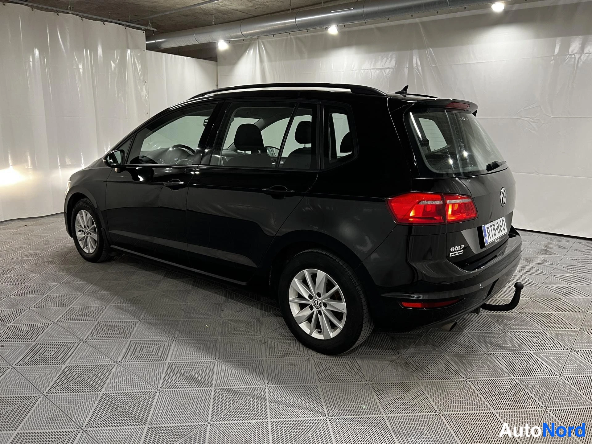 Musta Volkswagen Golf Sportsvan 2014, kuva 4