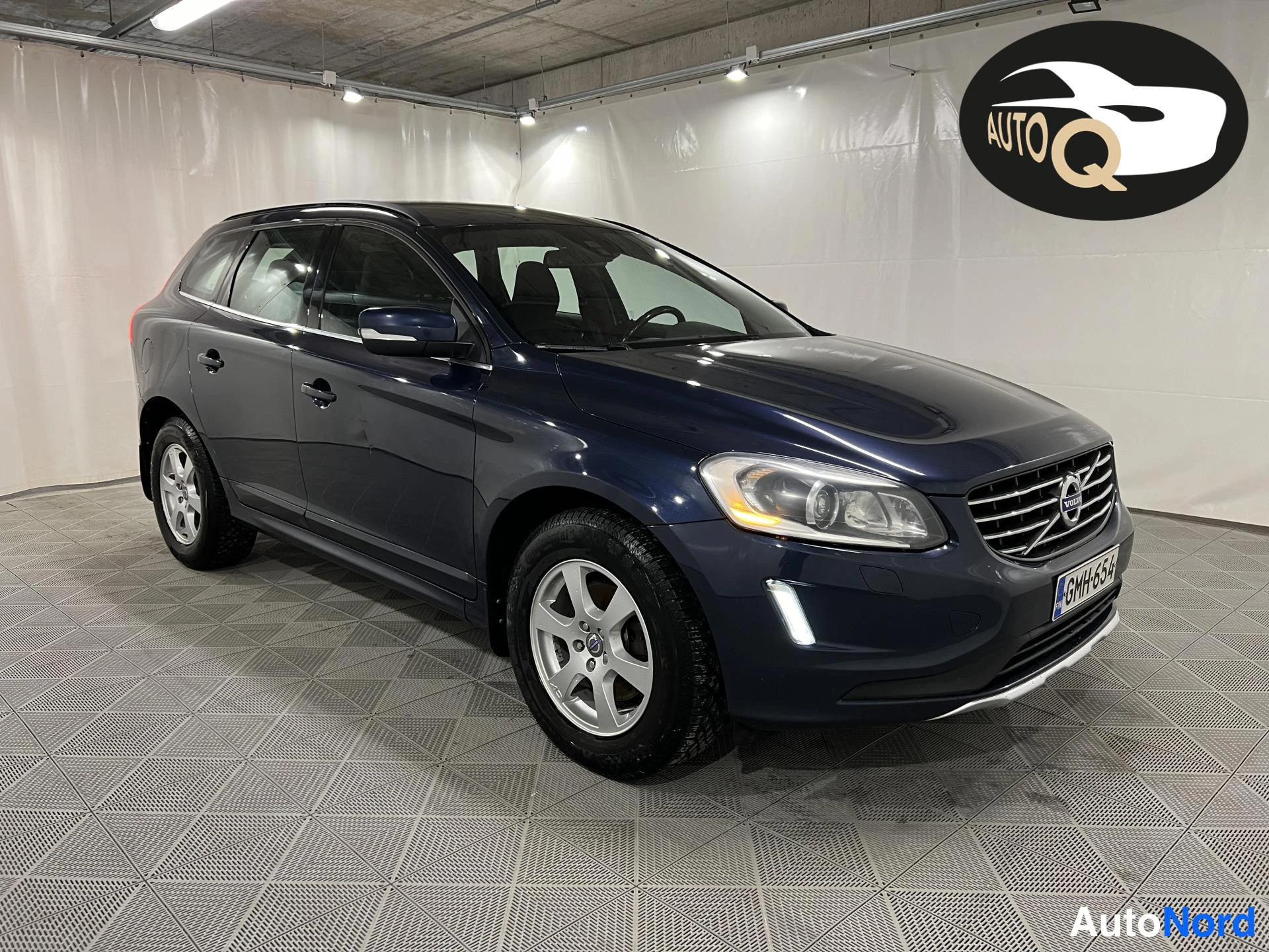 Sininen Volvo XC60 2014, kuva 2