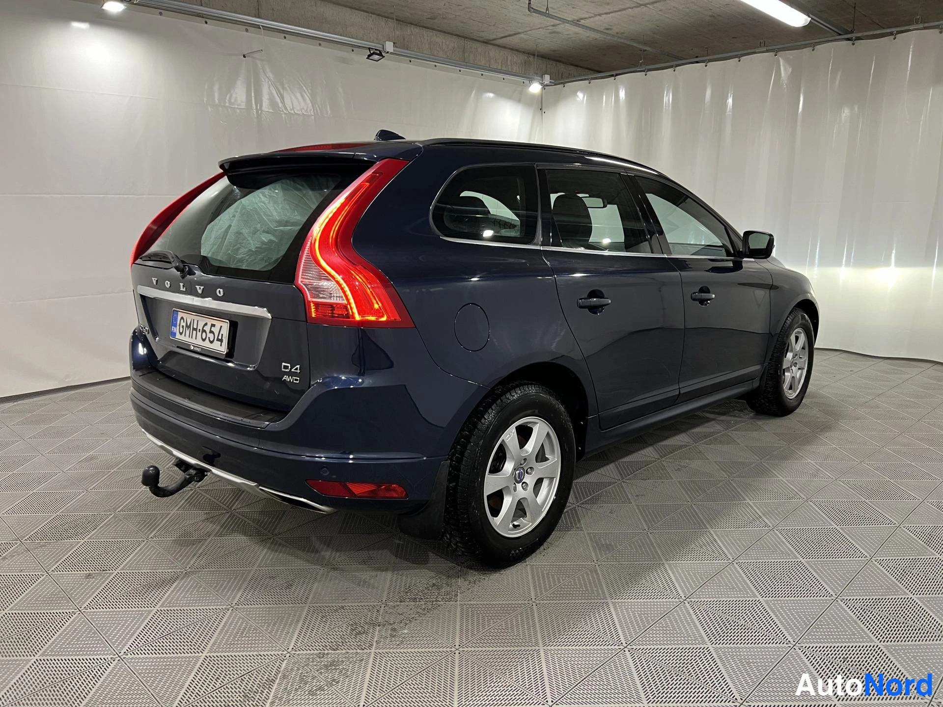 Sininen Volvo XC60 2014, kuva 4