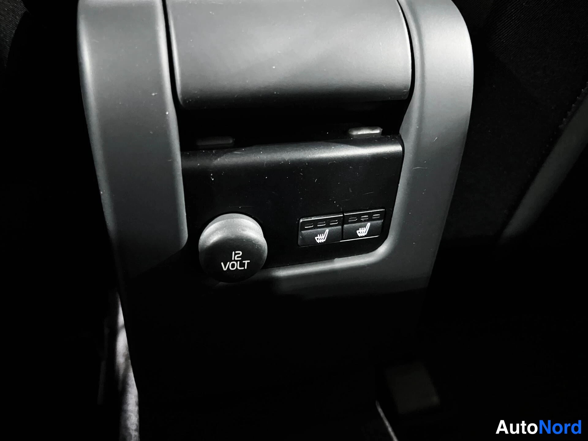 Sininen Volvo XC60 2014, kuva 15