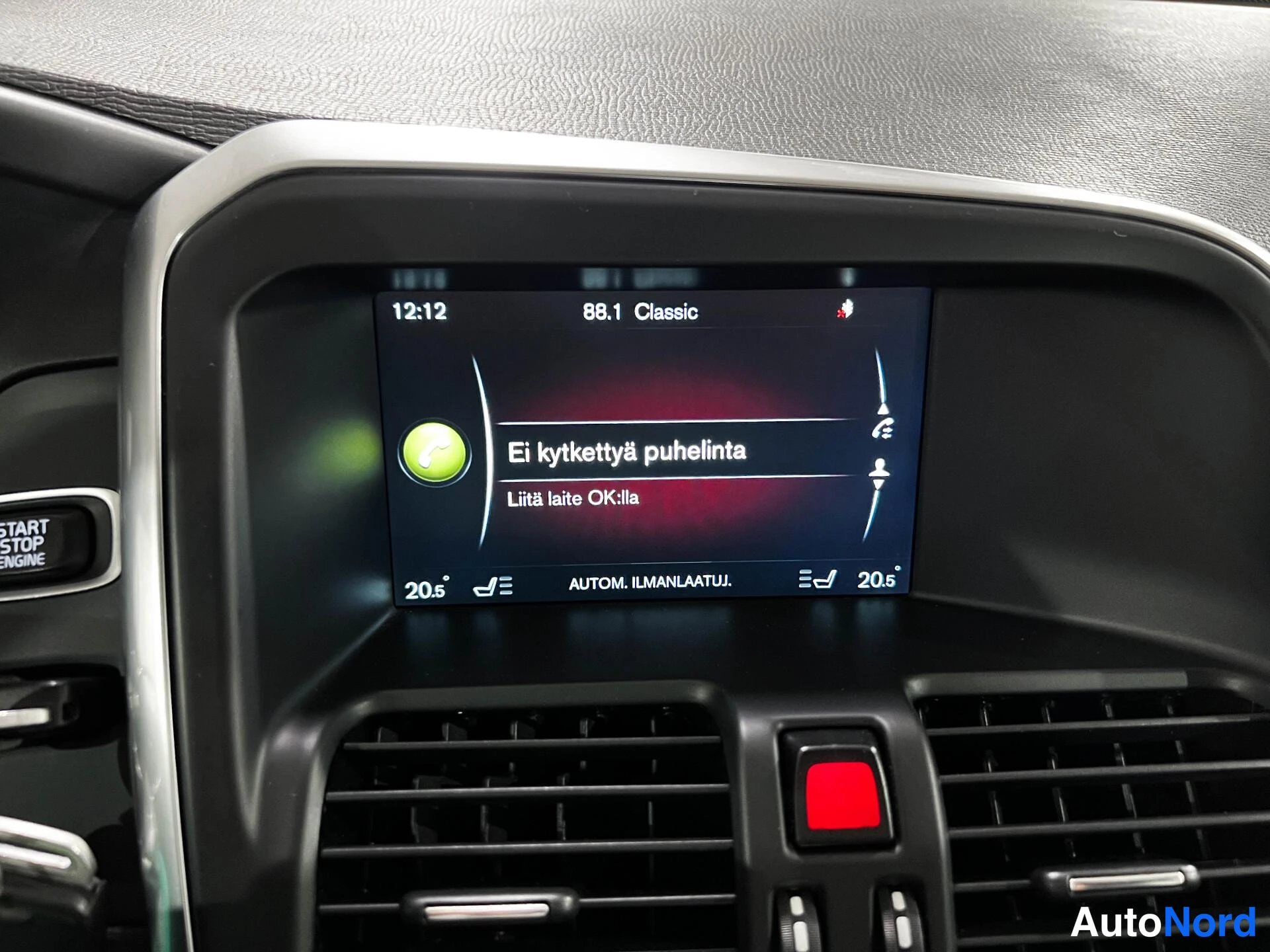 Sininen Volvo XC60 2014, kuva 17