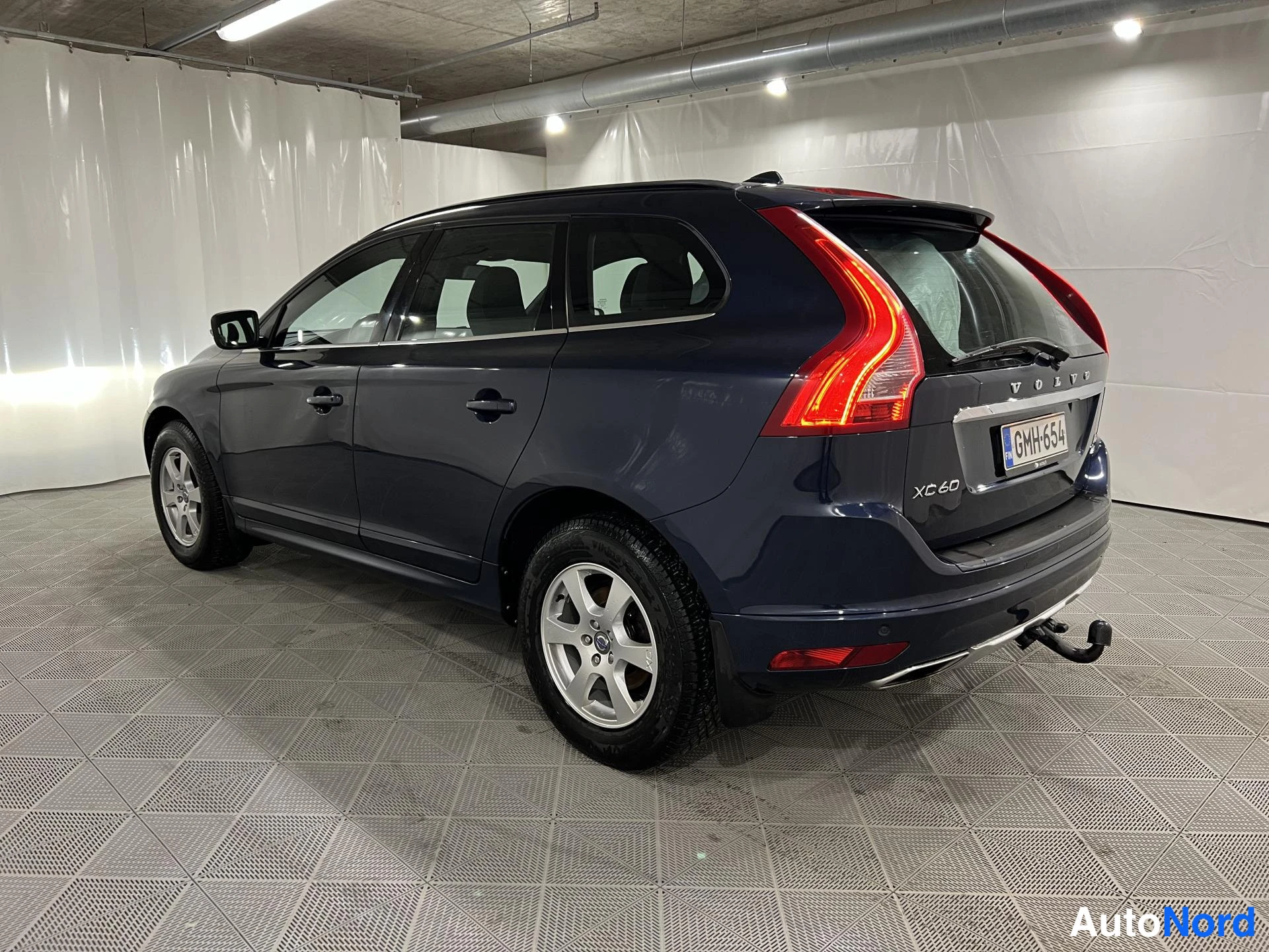 Sininen Volvo XC60 2014, kuva 5