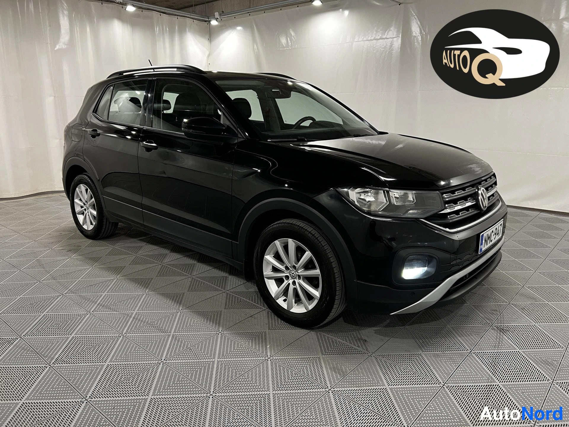 Musta Volkswagen T-Cross 2019, kuva 2