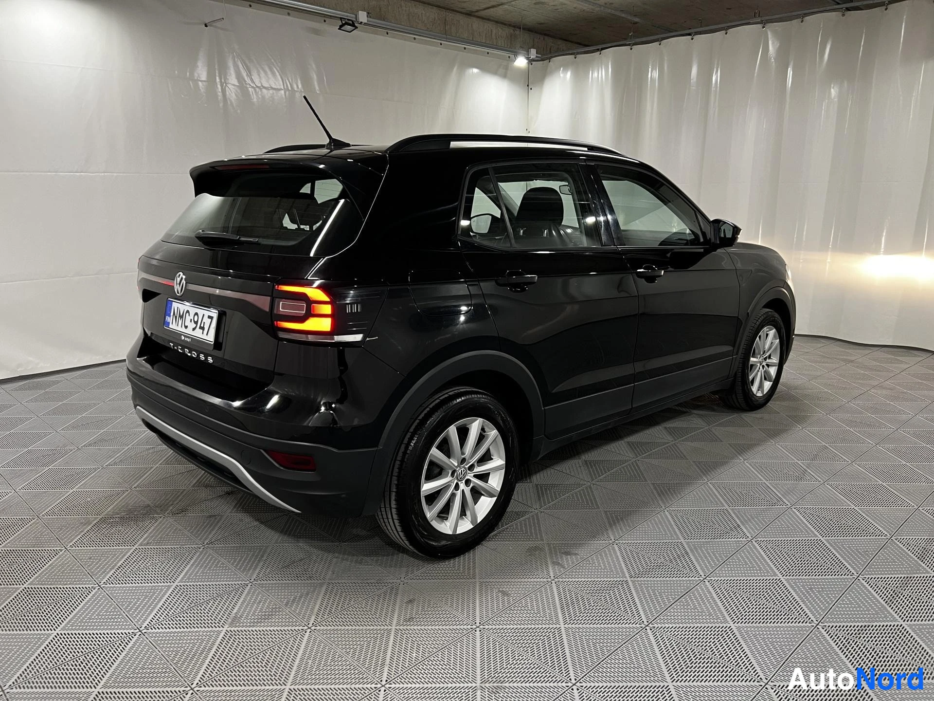 Musta Volkswagen T-Cross 2019, kuva 4