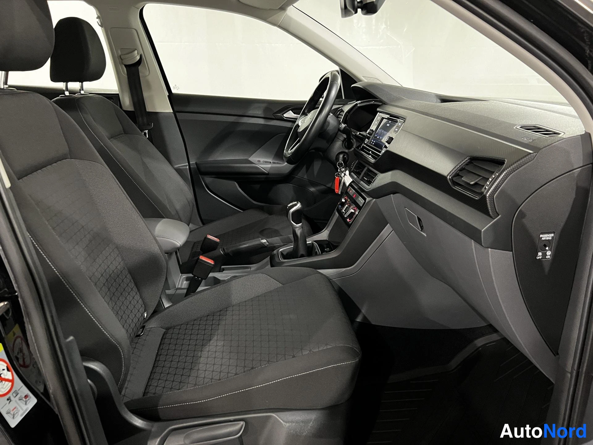 Musta Volkswagen T-Cross 2019, kuva 10