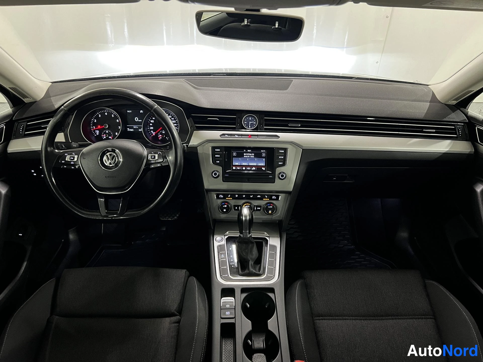 Harmaa Volkswagen Passat 2016, kuva 7