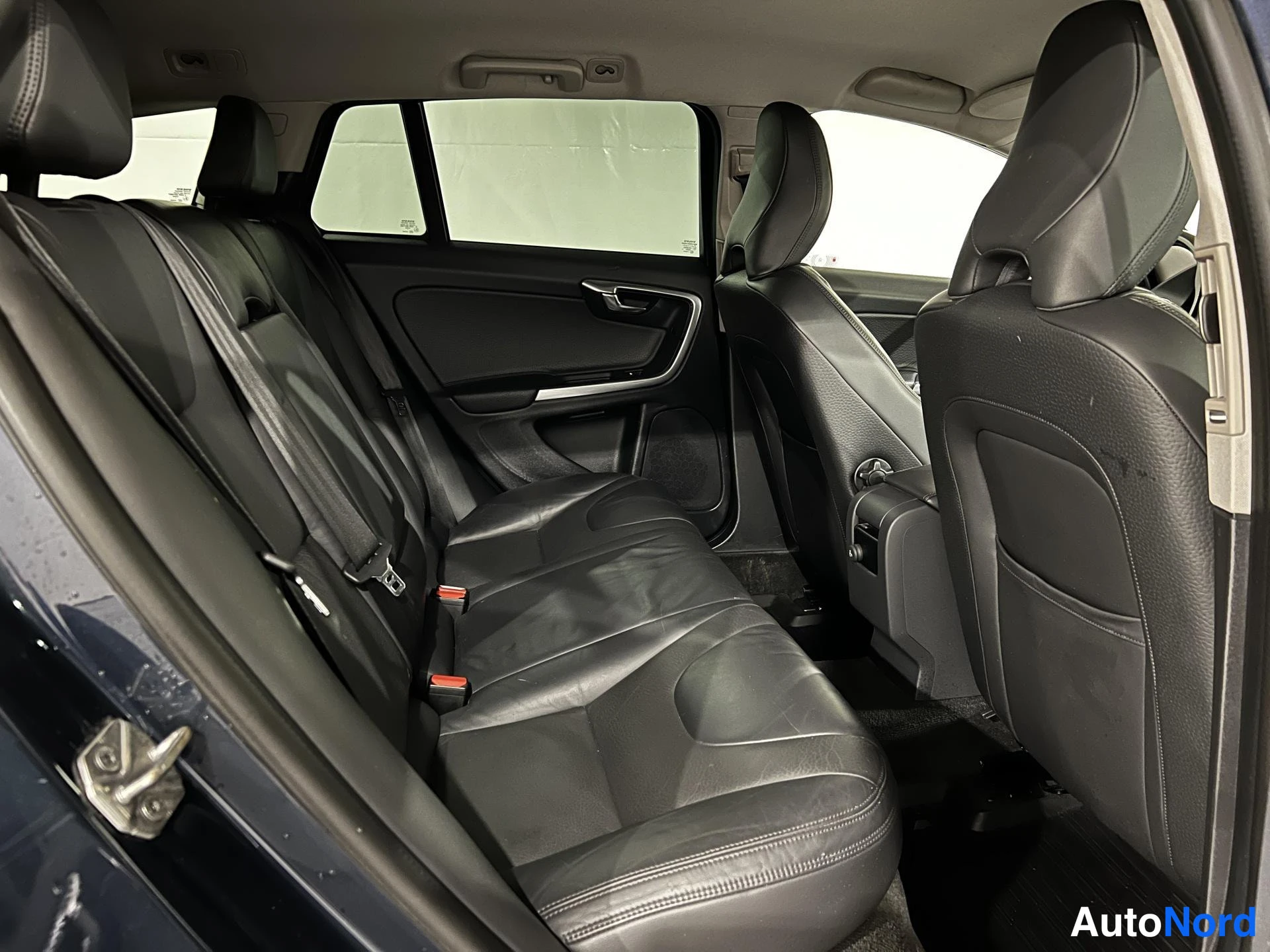 Sininen Volvo V60 2014, kuva 12