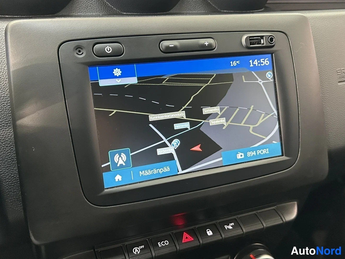 Valkoinen Dacia Duster 2021, yksityiskohta, kuva 17