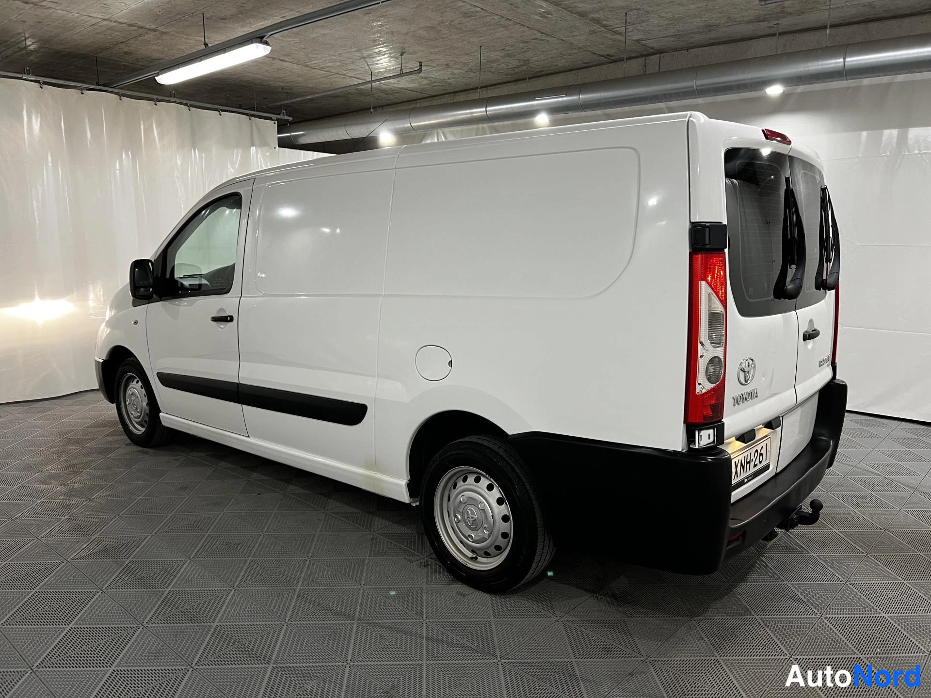 Valkoinen Toyota Proace 2015, kuva 5