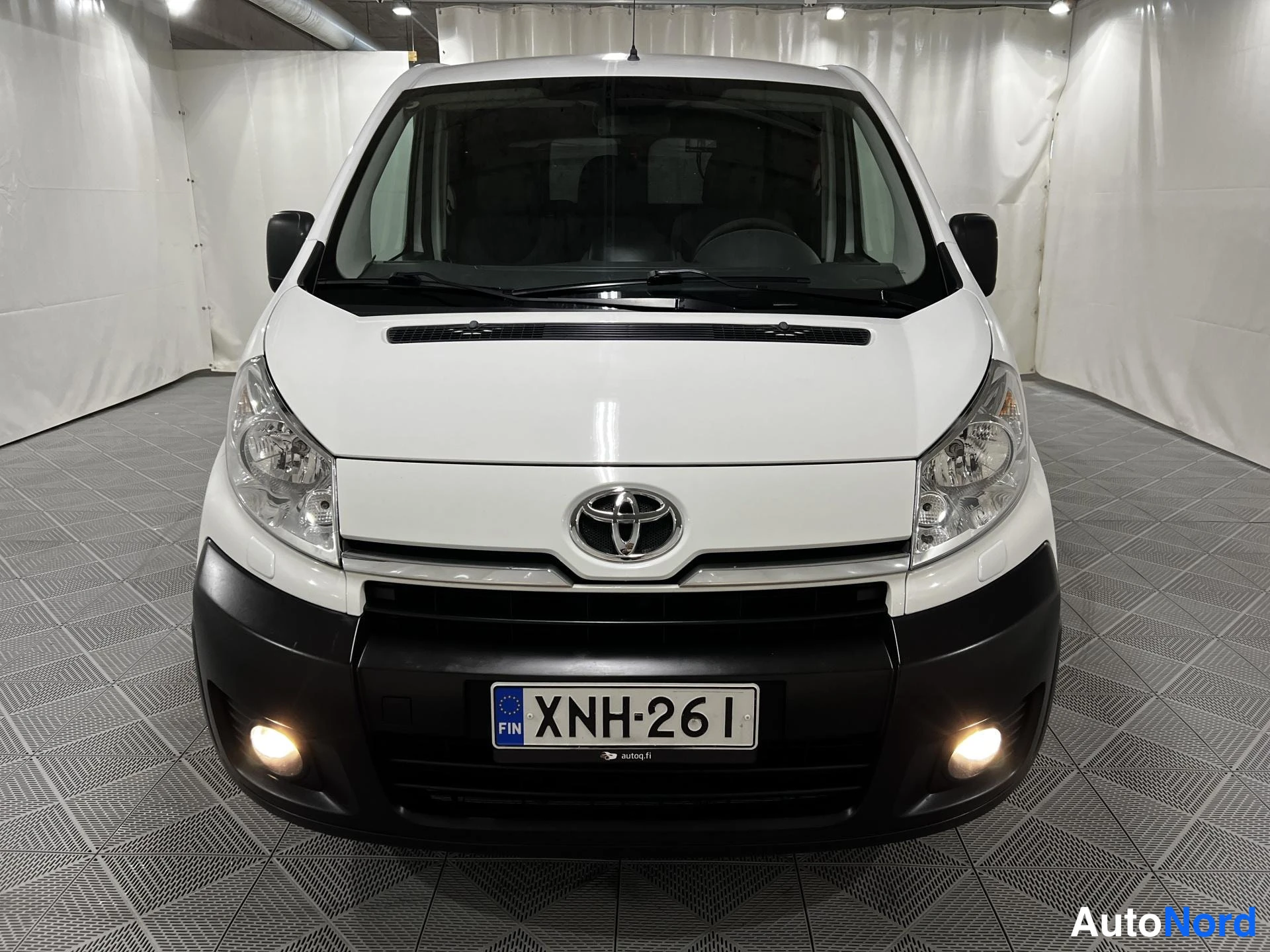 Valkoinen Toyota Proace 2015, kuva 3