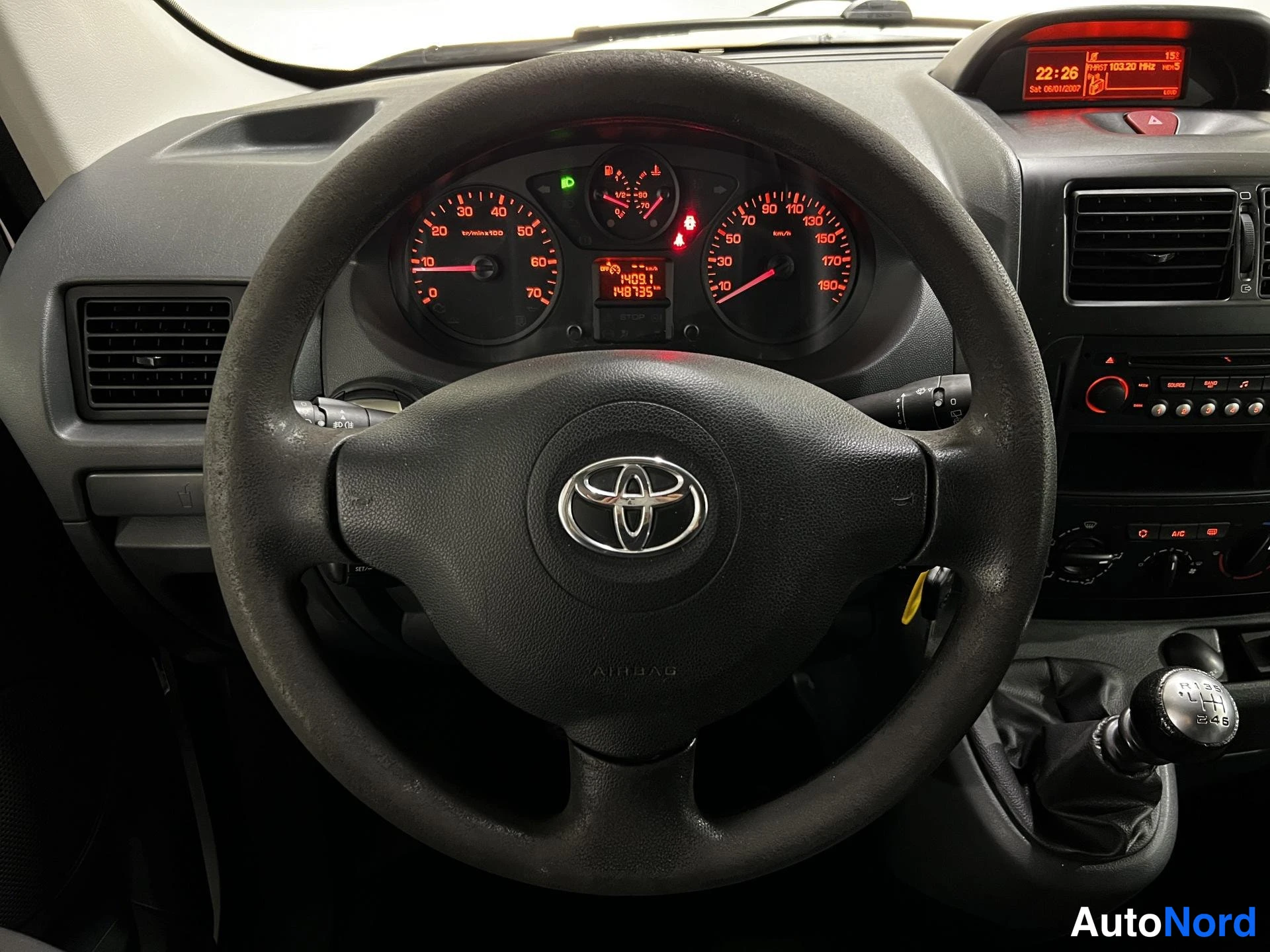 Valkoinen Toyota Proace 2015, kuva 13
