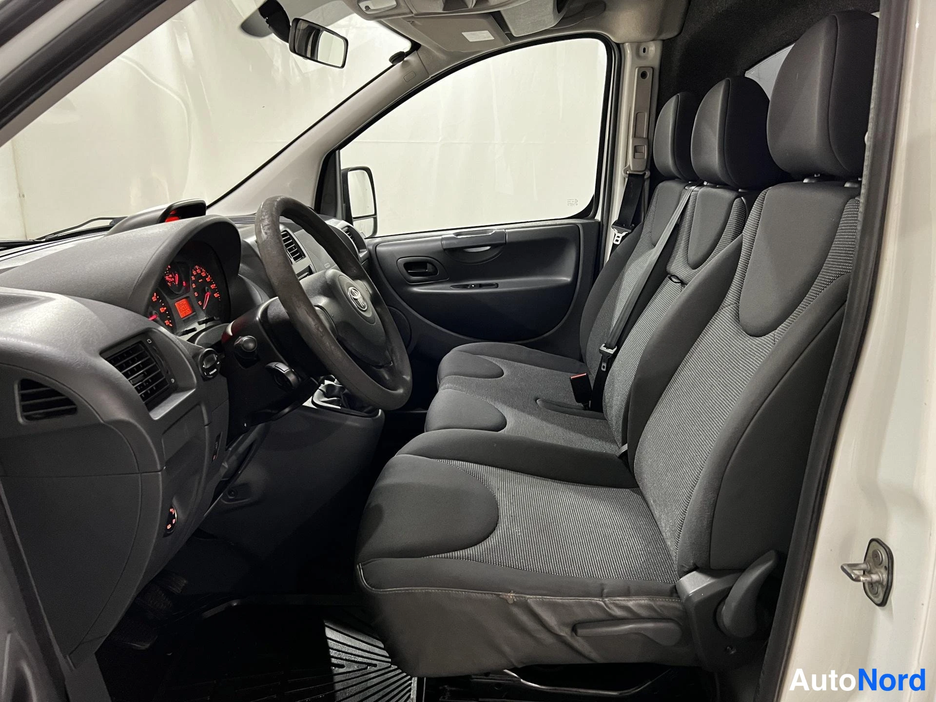 Valkoinen Toyota Proace 2015, kuva 7