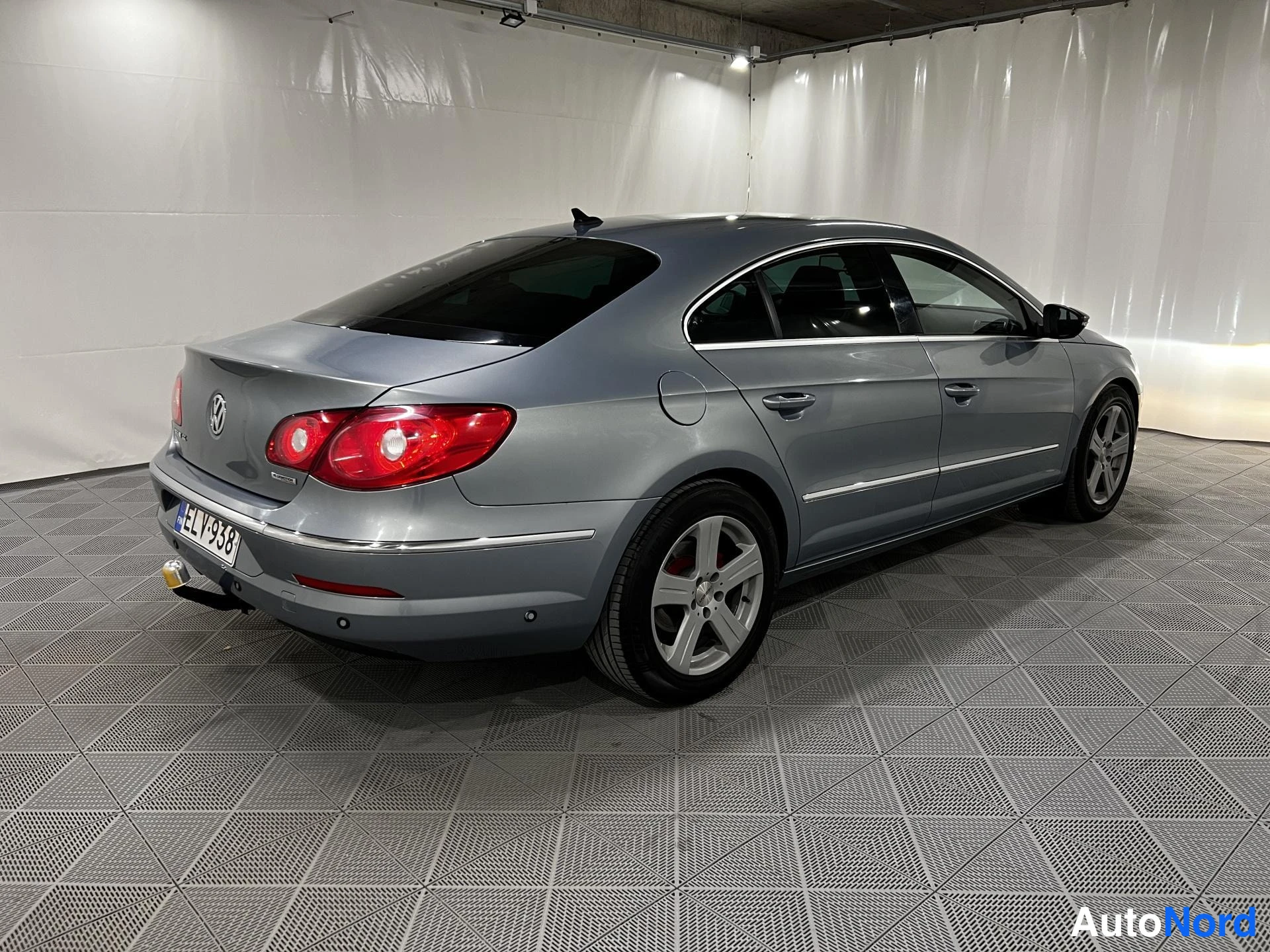 Harmaa Volkswagen Passat CC 2011, kuva 4