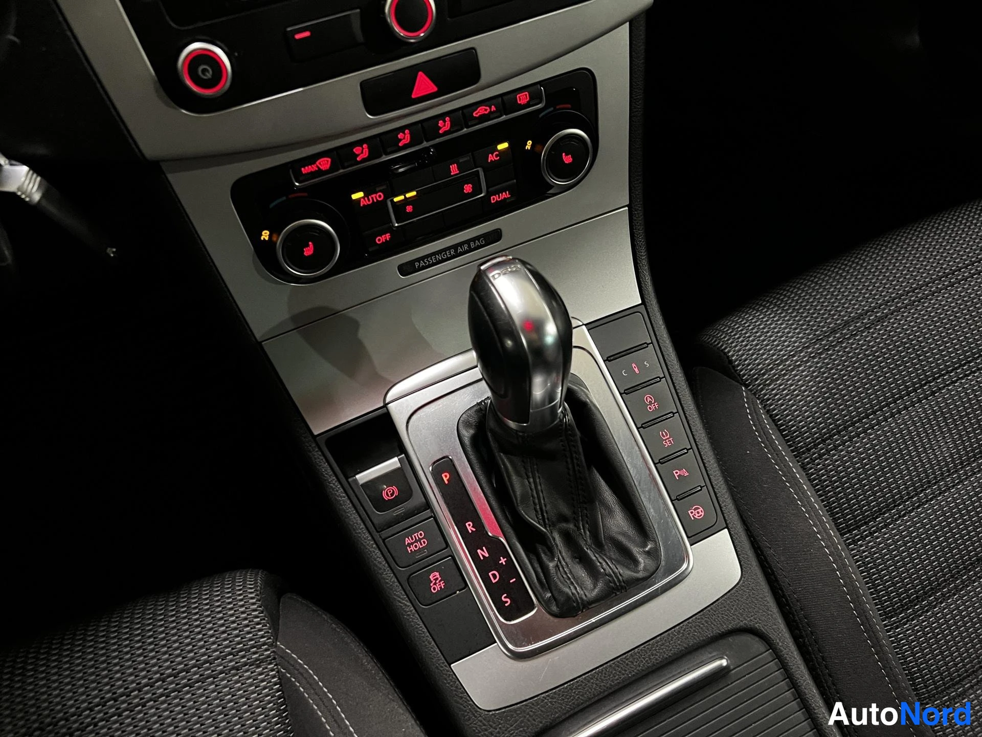 Harmaa Volkswagen Passat CC 2011, kuva 14