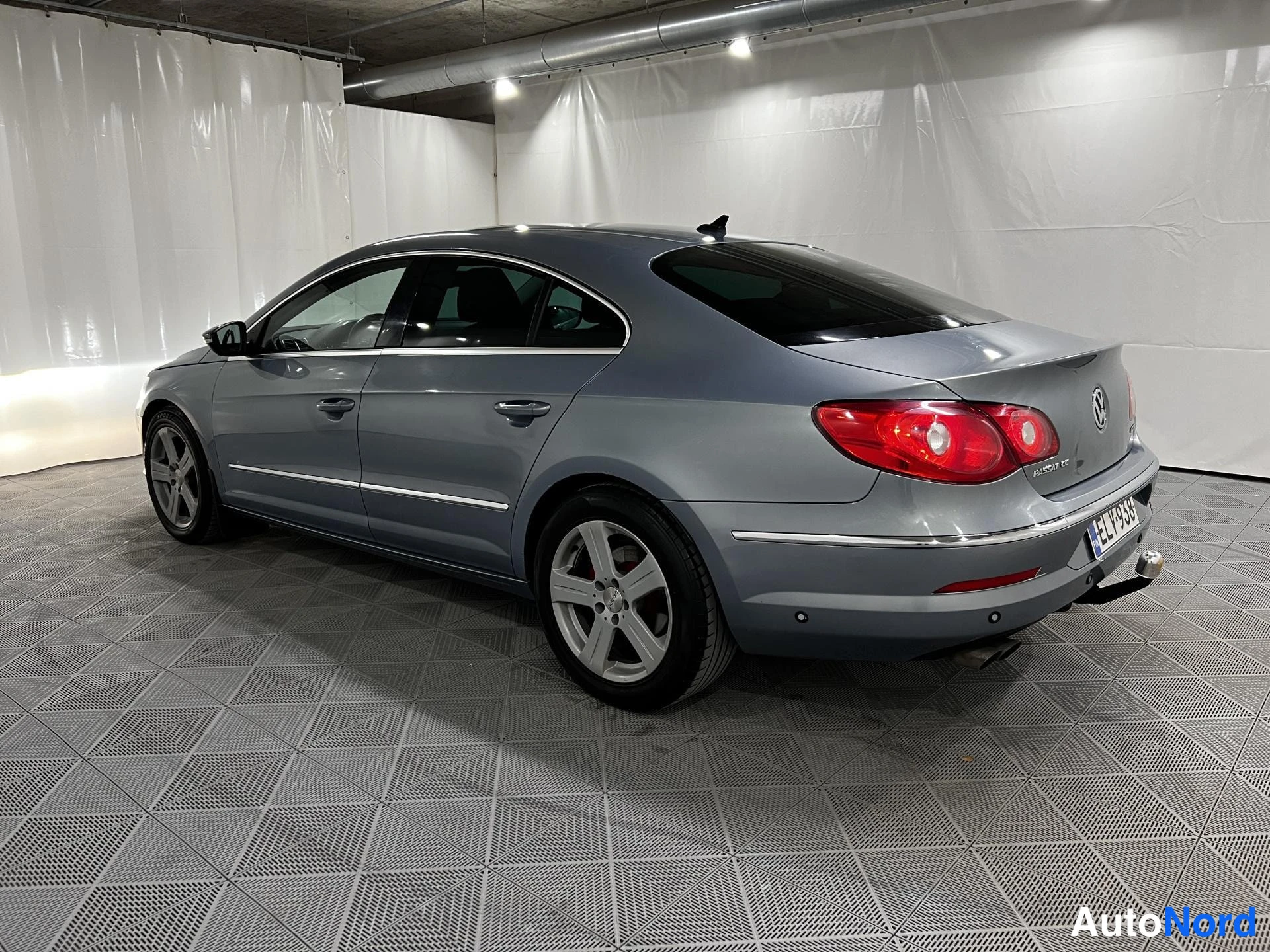 Harmaa Volkswagen Passat CC 2011, kuva 5