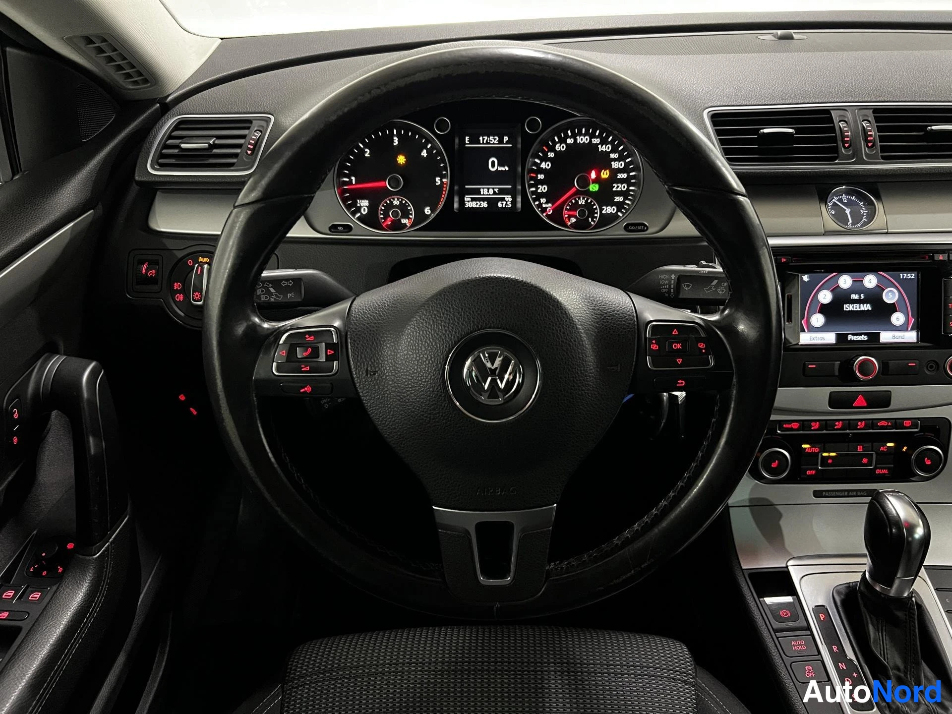 Harmaa Volkswagen Passat CC 2011, kuva 13