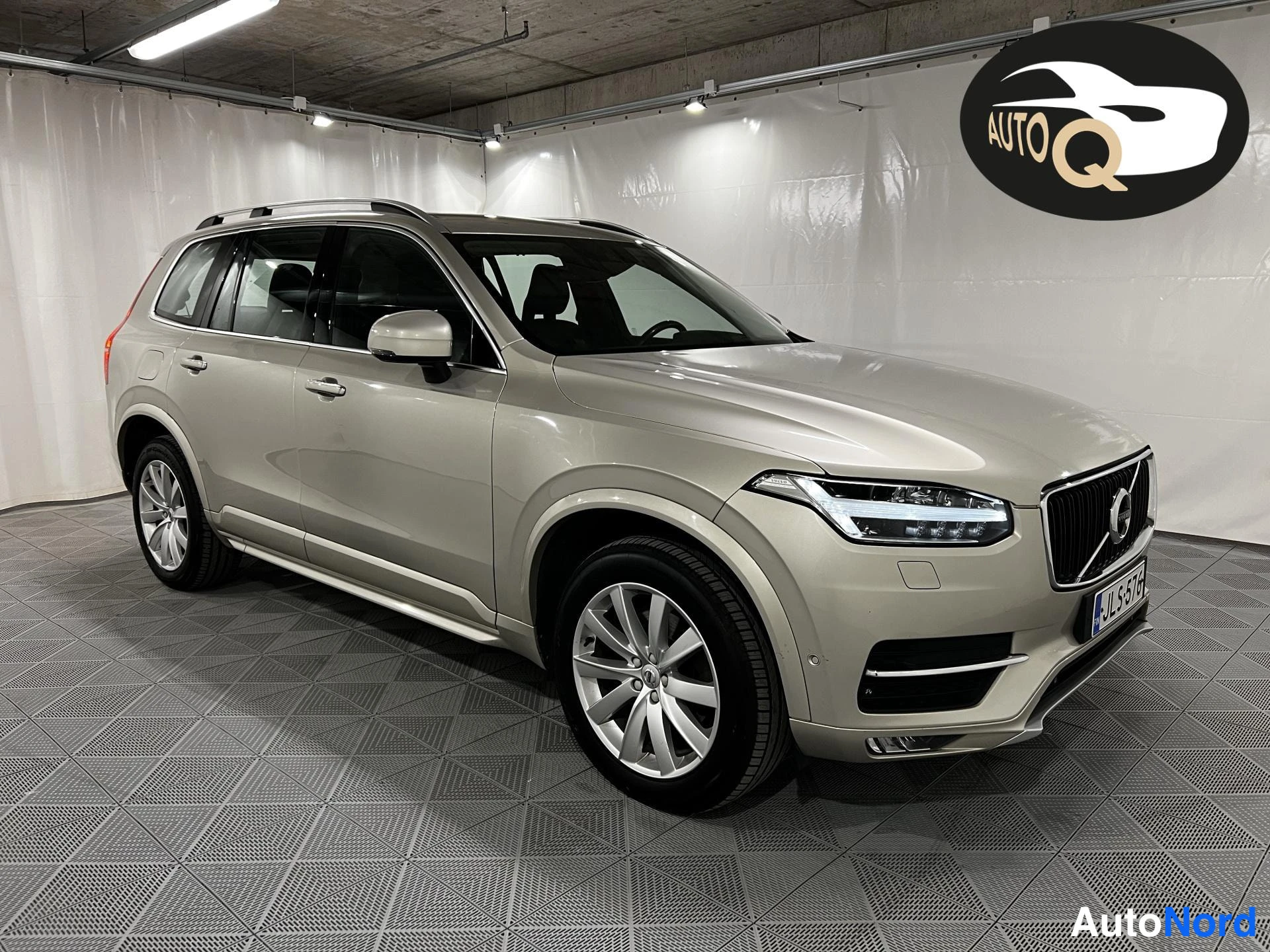 Beige Volvo XC90 2016, kuva 2
