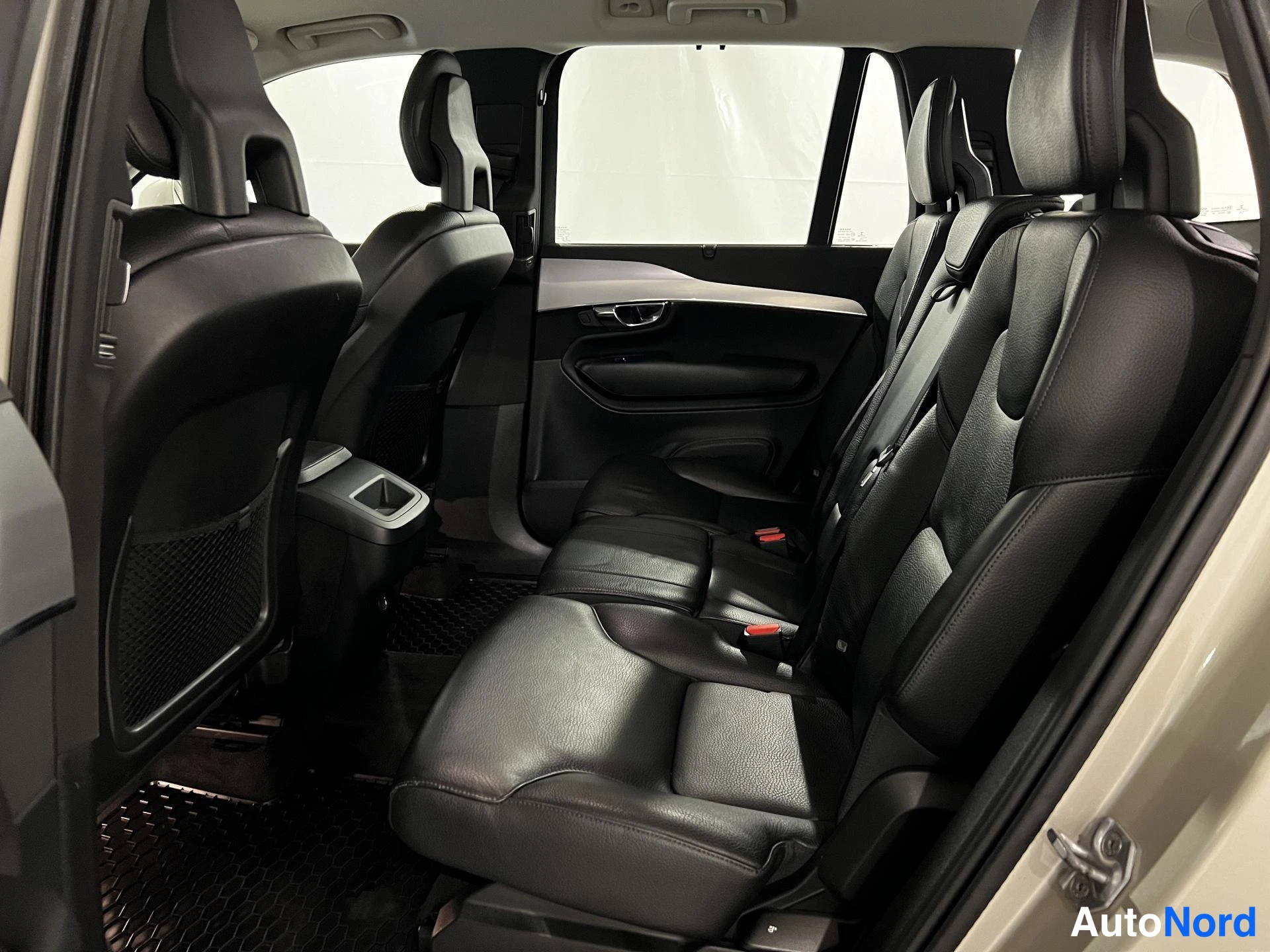 Beige Volvo XC90 2016, kuva 12