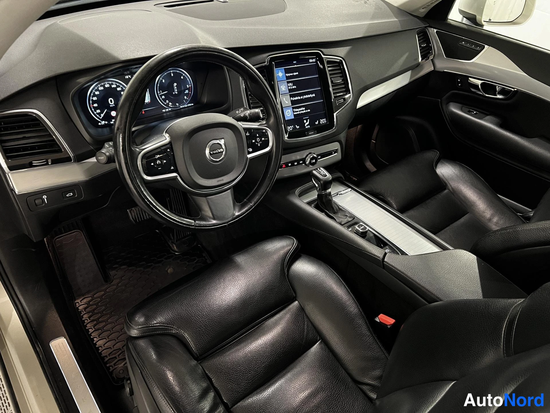 Beige Volvo XC90 2016, kuva 9
