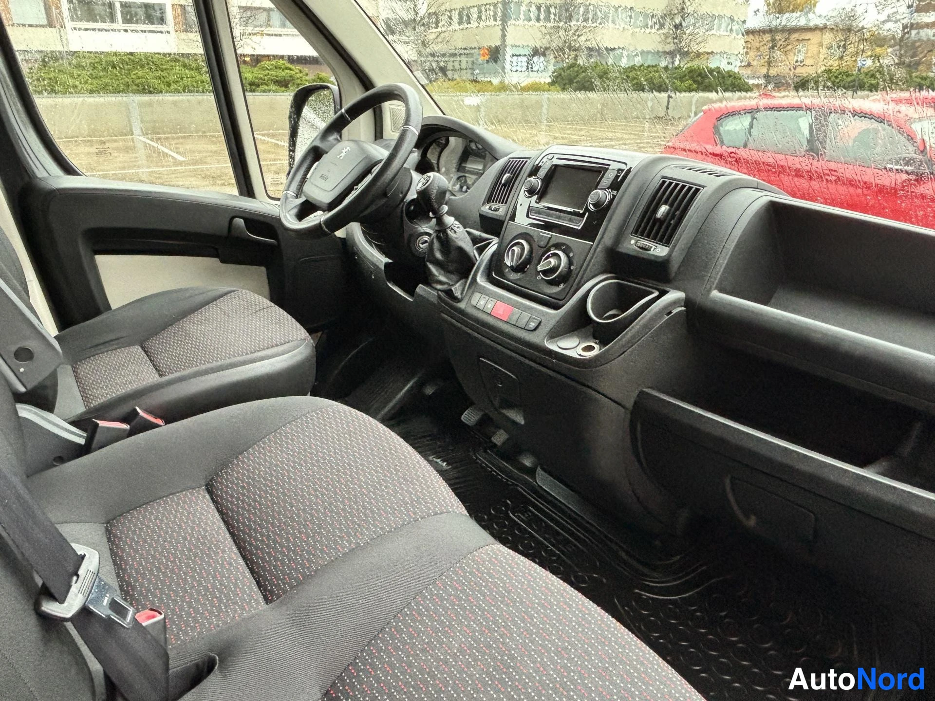 Harmaa Peugeot Boxer 2016, kuva 8