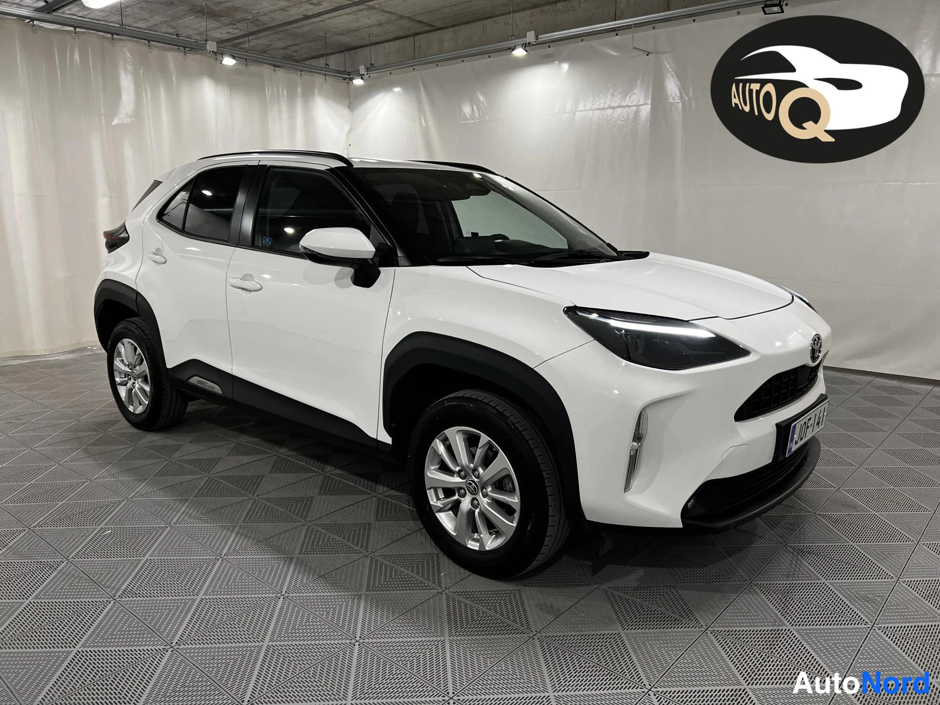 Valkoinen Toyota Yaris Cross 2025, kuva 2