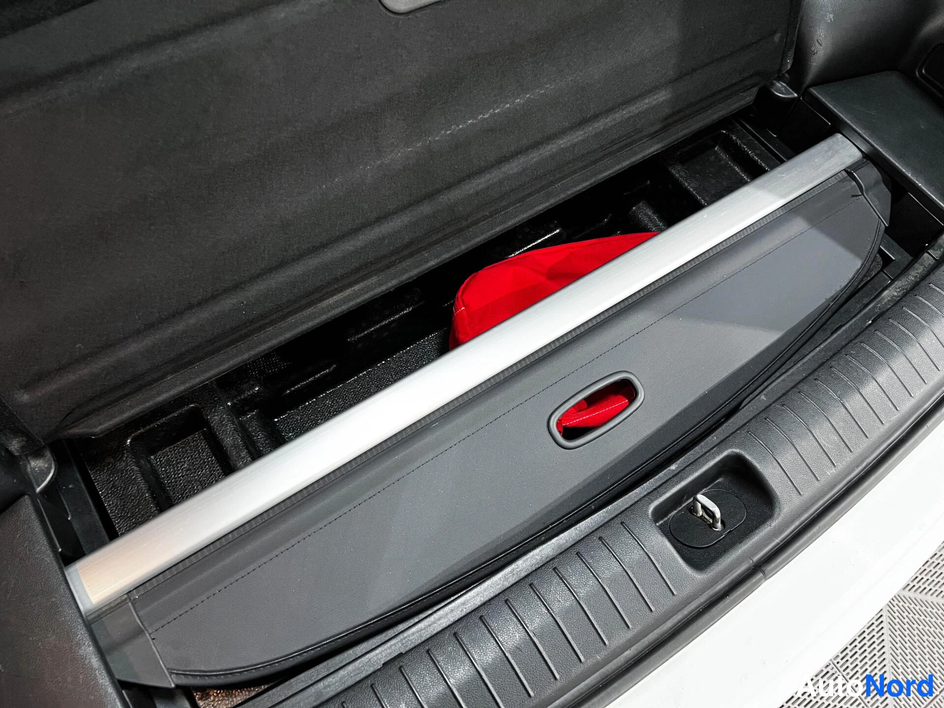 Valkoinen Kia Sportage 2016, tavaratila, kuva 14