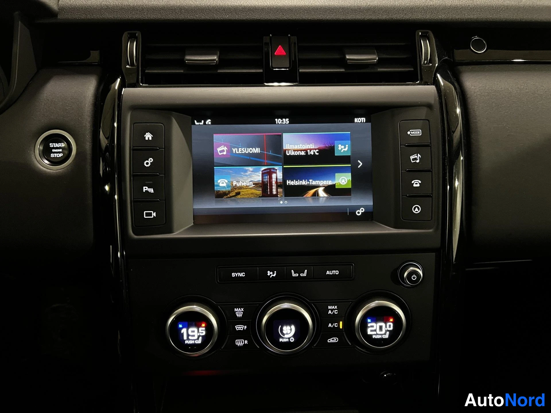 Beige Land Rover Discovery 2017, detail, photo 15