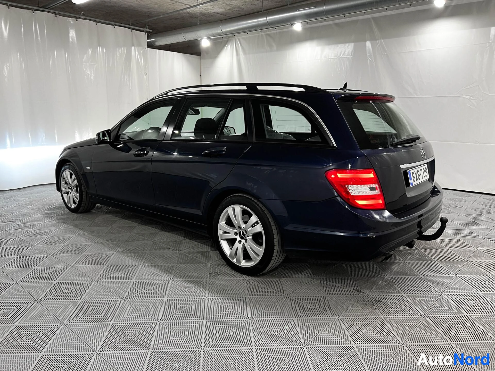 Sininen Mercedes-Benz C 180 2011, takaviisto, kuva 5