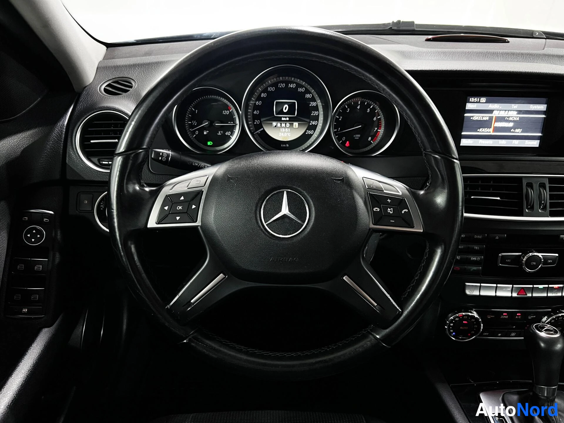 Sininen Mercedes-Benz C 180 2011, yksityiskohta, kuva 14