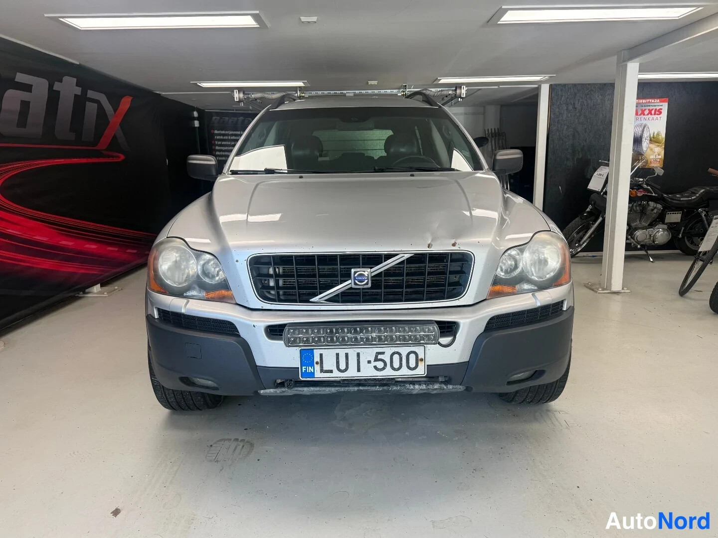 Hopea Volvo XC90 2006, edestä, kuva 3