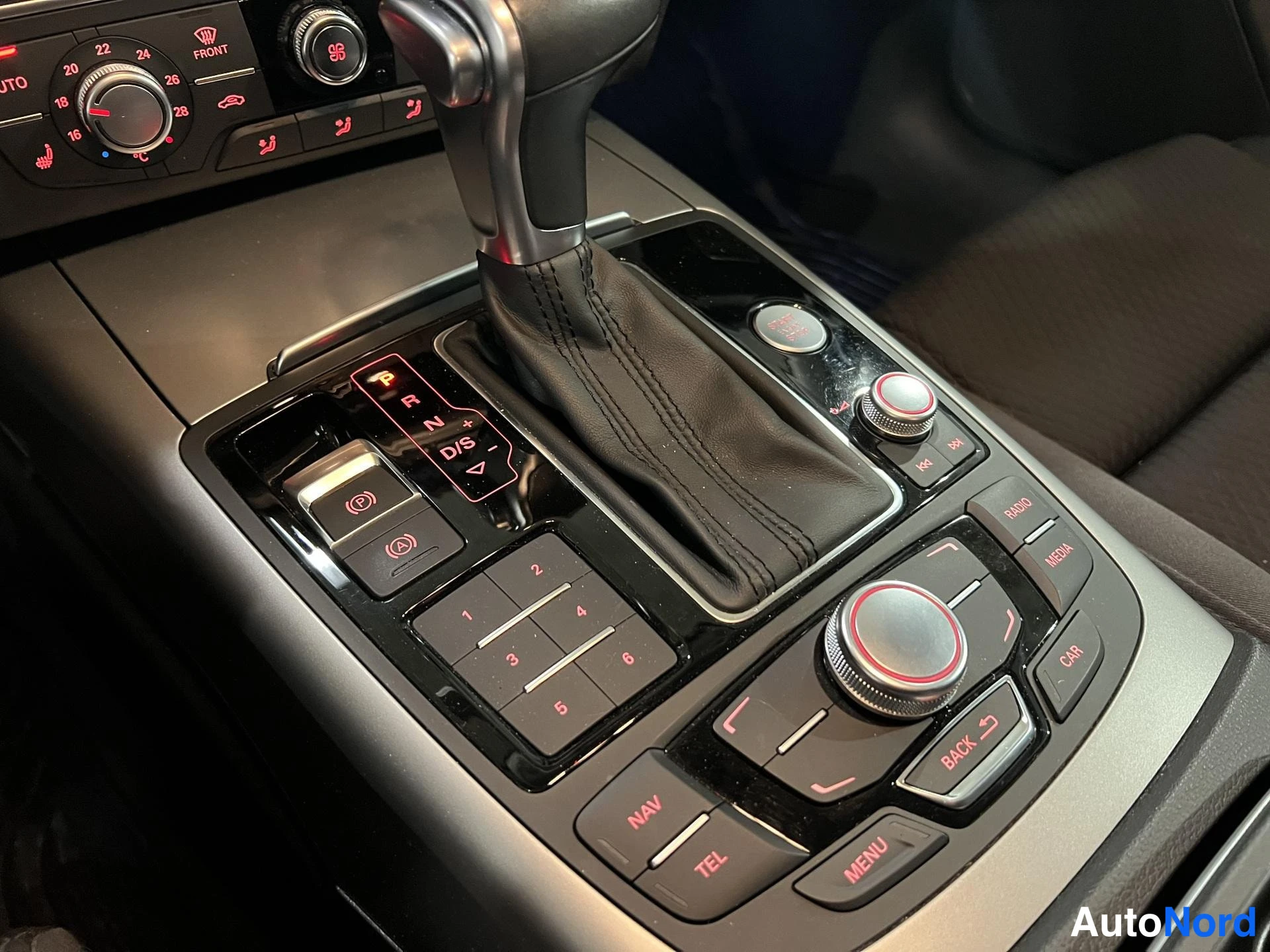Musta Audi A6 2014, yksityiskohta, kuva 11