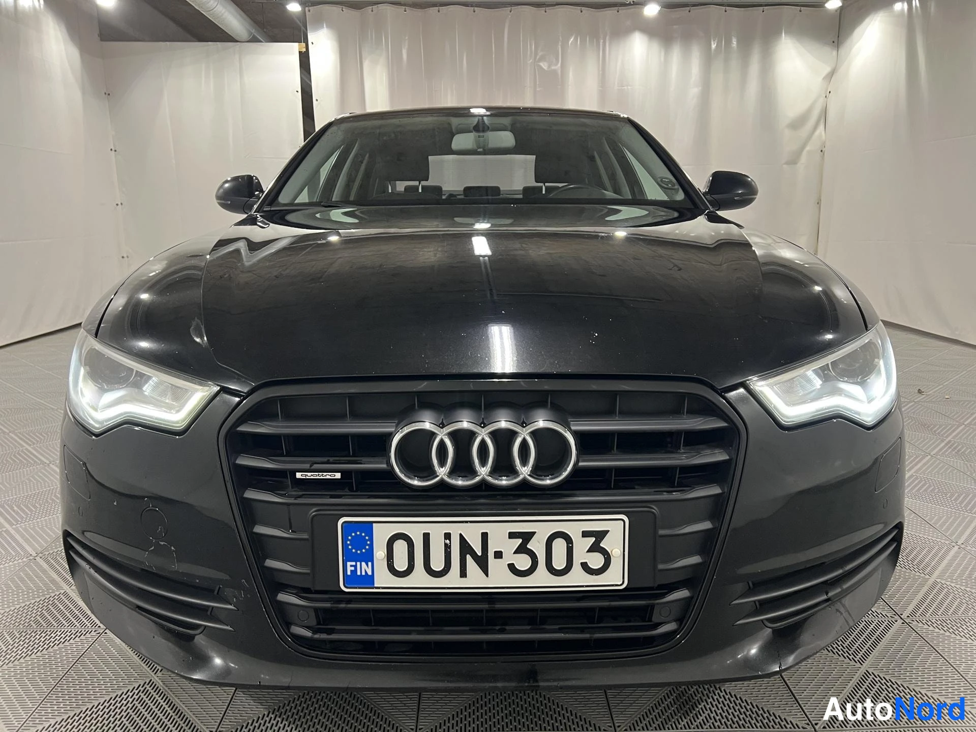 Musta Audi A6 2014, edestä, kuva 3