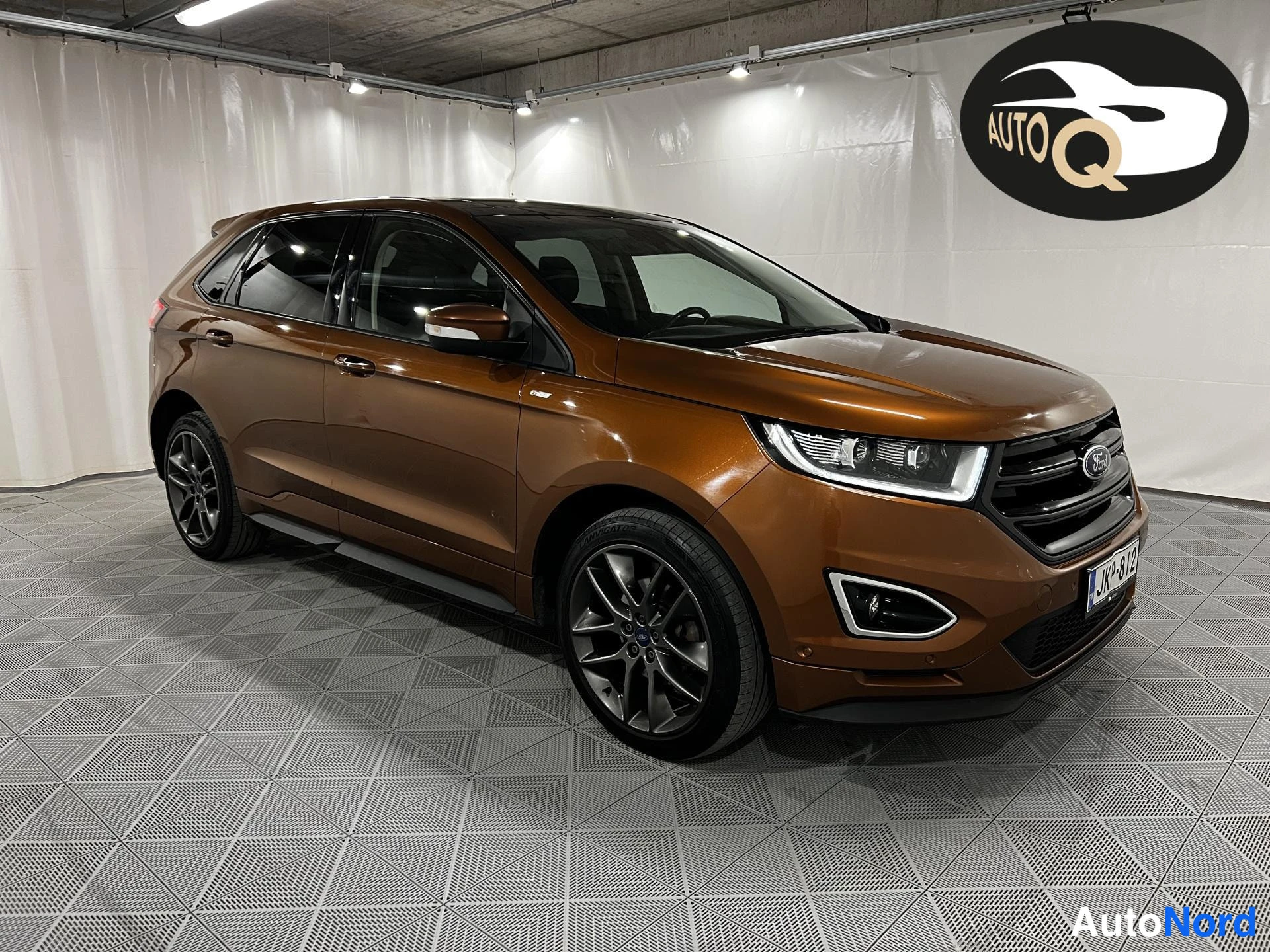 Oranssi Ford Edge 2017, etuviisto, keula oikealle, kuva 2