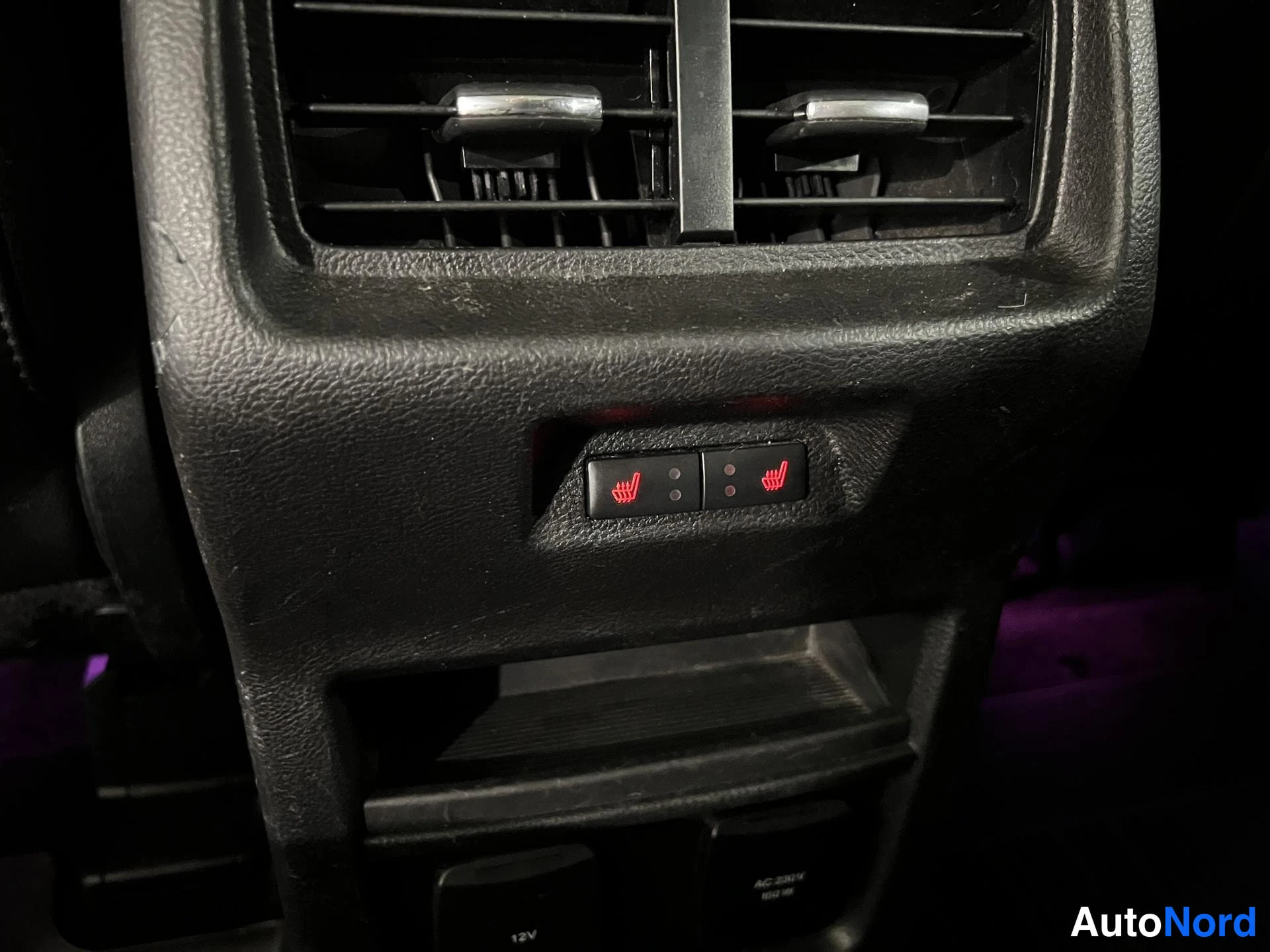 Oranssi Ford Edge 2017, yksityiskohta, kuva 17