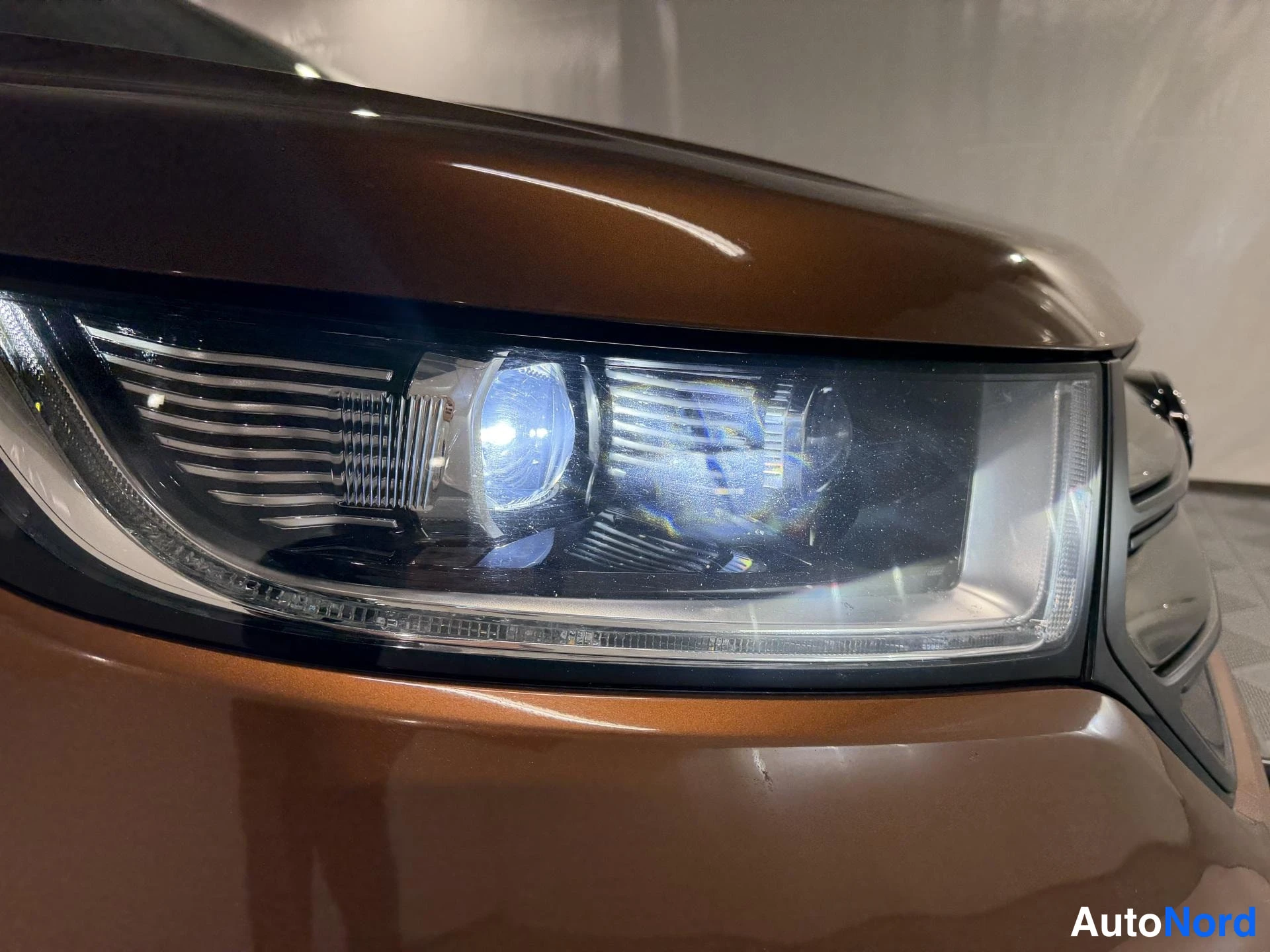 Oranssi Ford Edge 2017, yksityiskohta, kuva 15