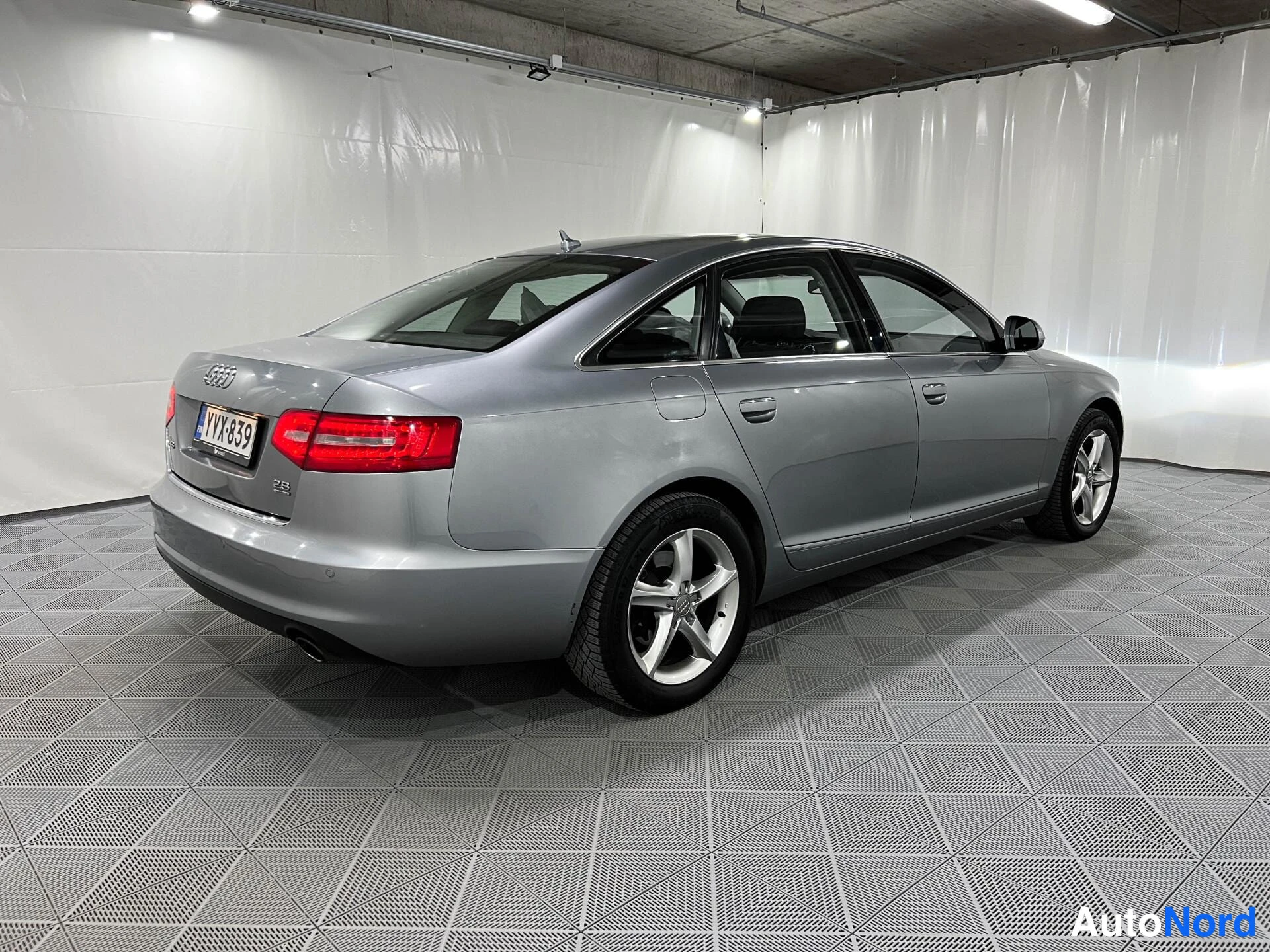 Harmaa Audi A6 2009, takaviisto, kuva 4