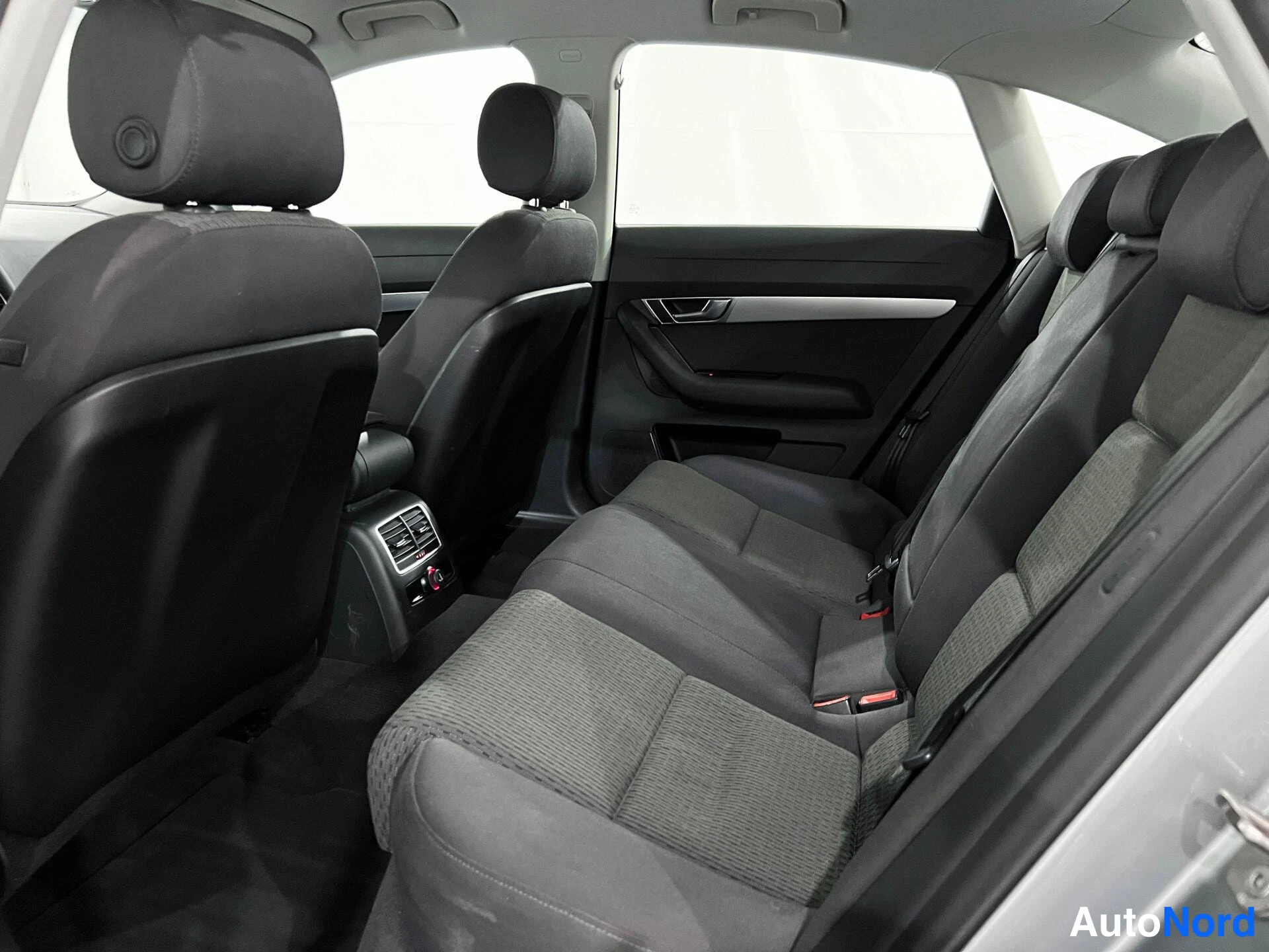 Harmaa Audi A6 2009, ohjaamo, kuva 10