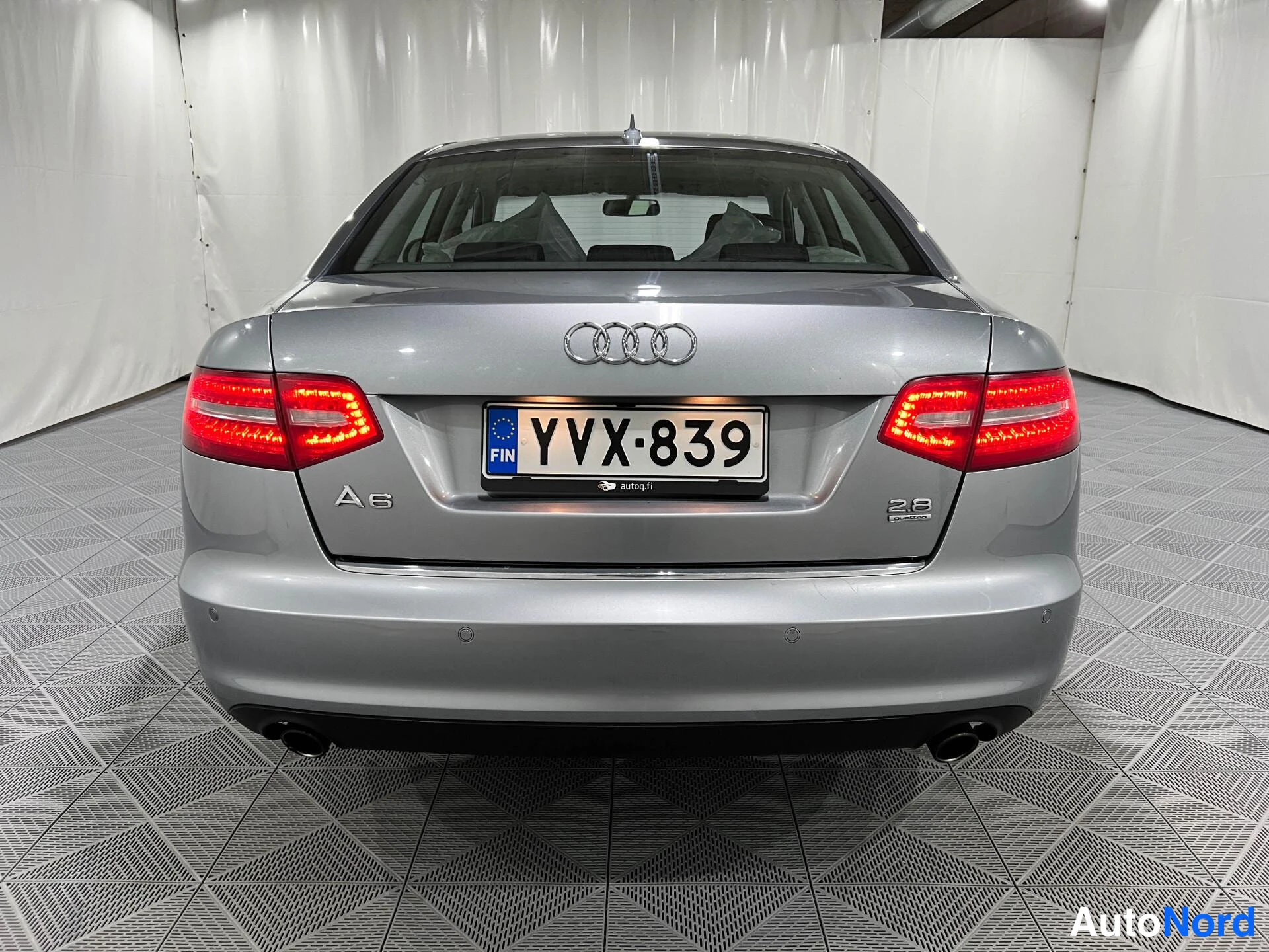 Harmaa Audi A6 2009, takaa, kuva 6