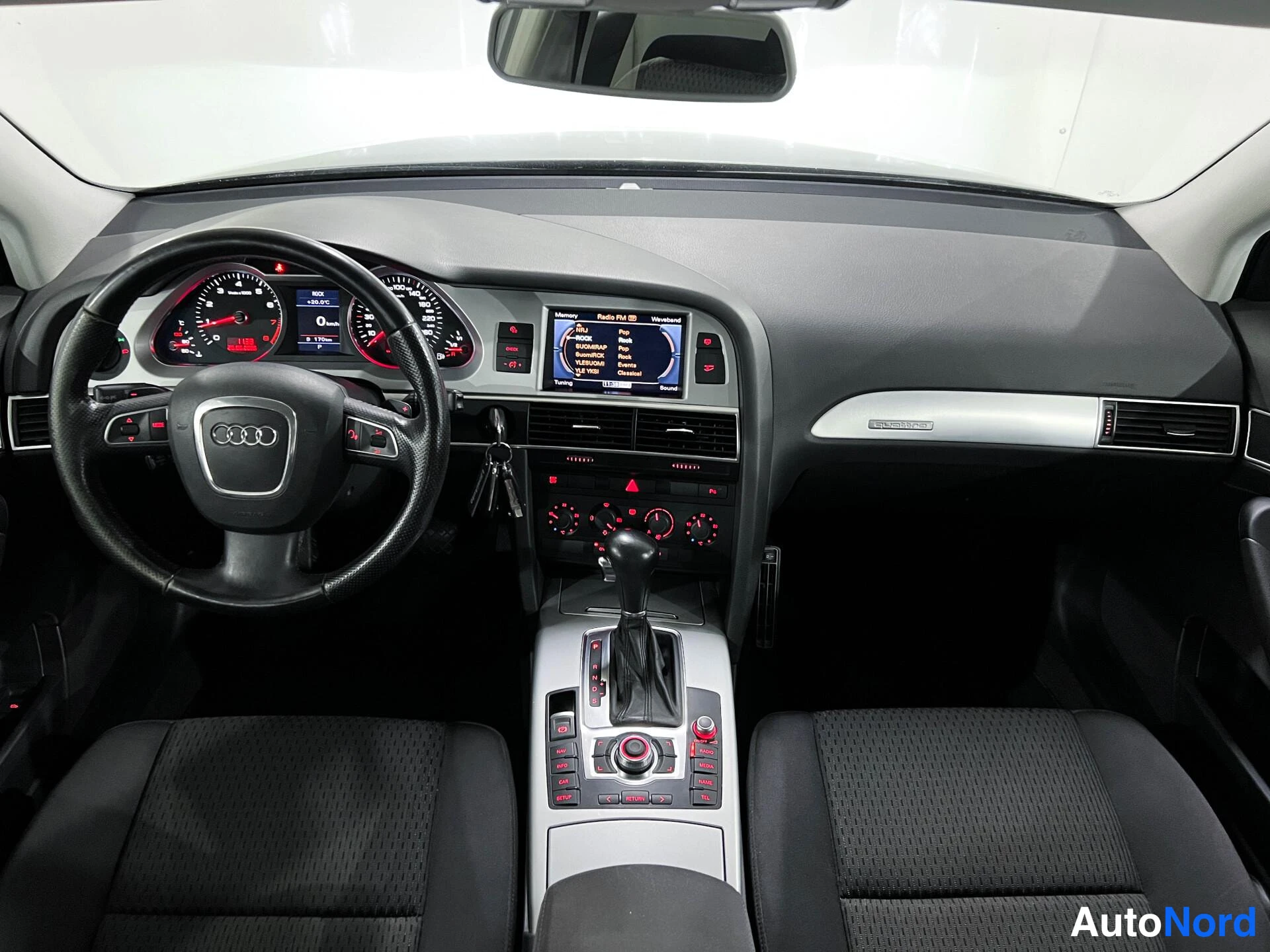 Harmaa Audi A6 2009, ohjaamo, kuva 7
