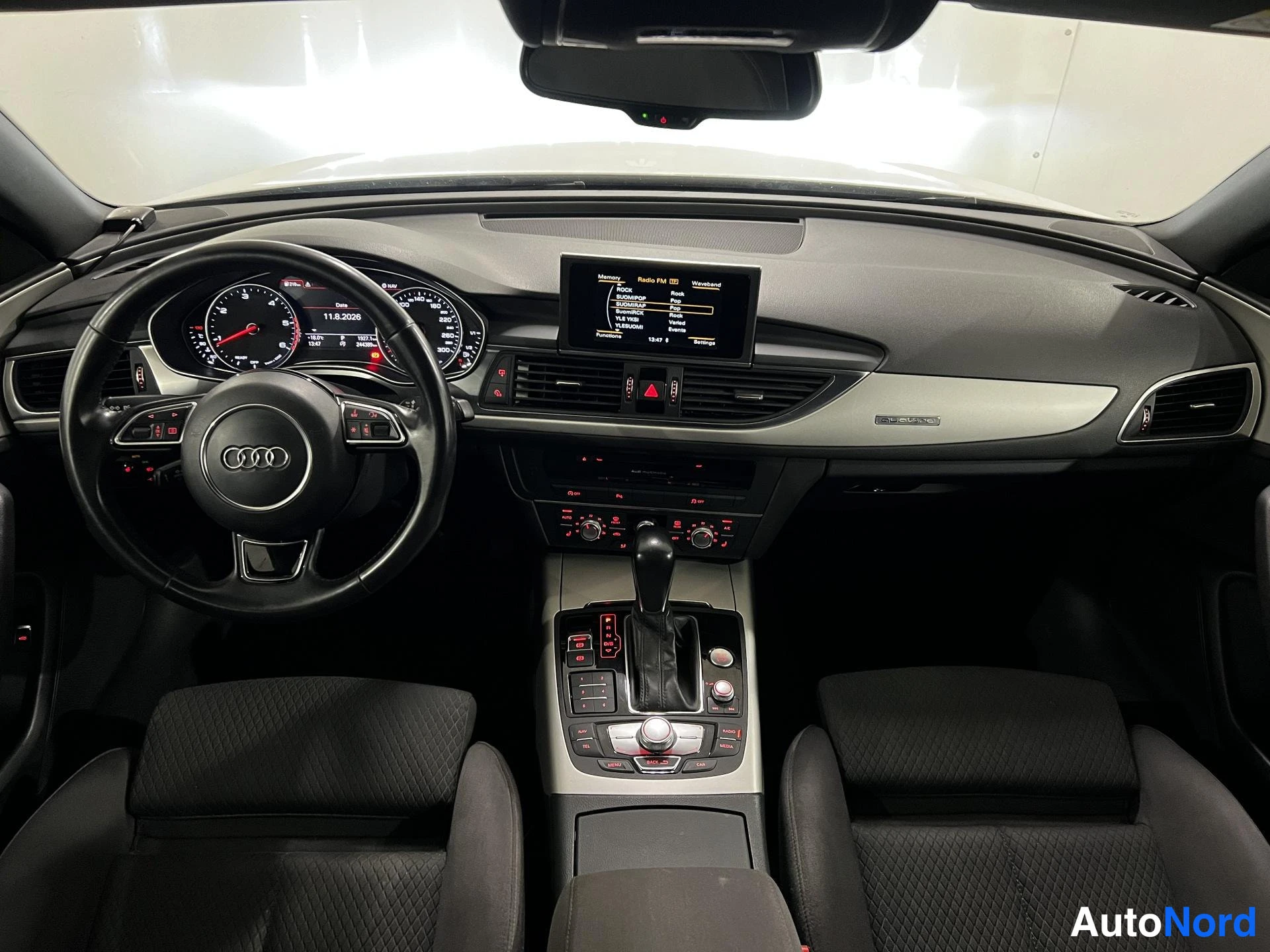 White Audi A6 Avant 2018, cockpit, photo 7