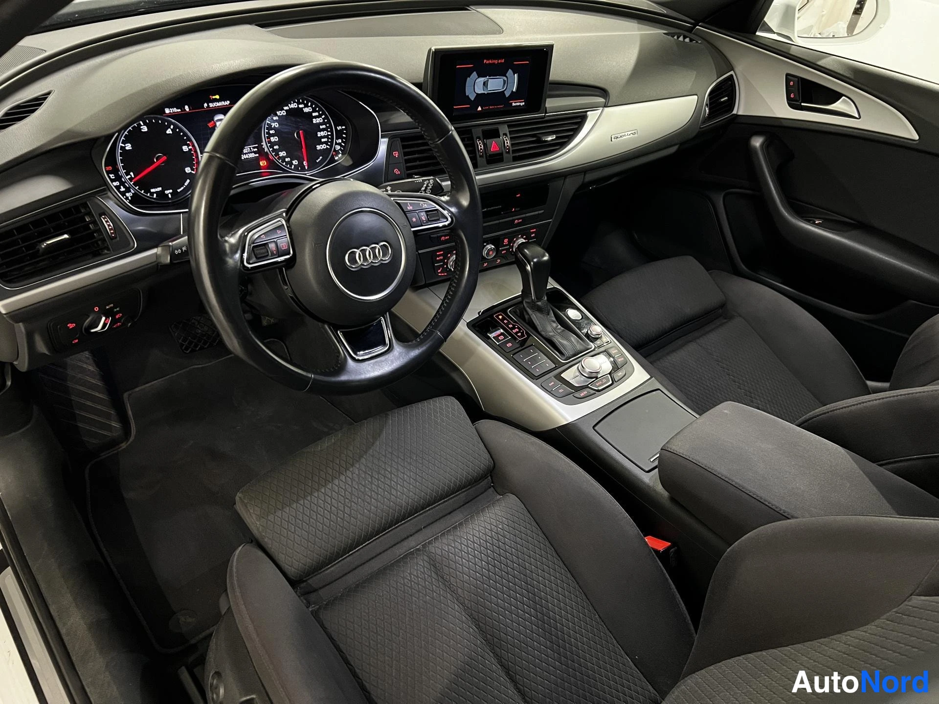 White Audi A6 Avant 2018, cockpit, photo 8
