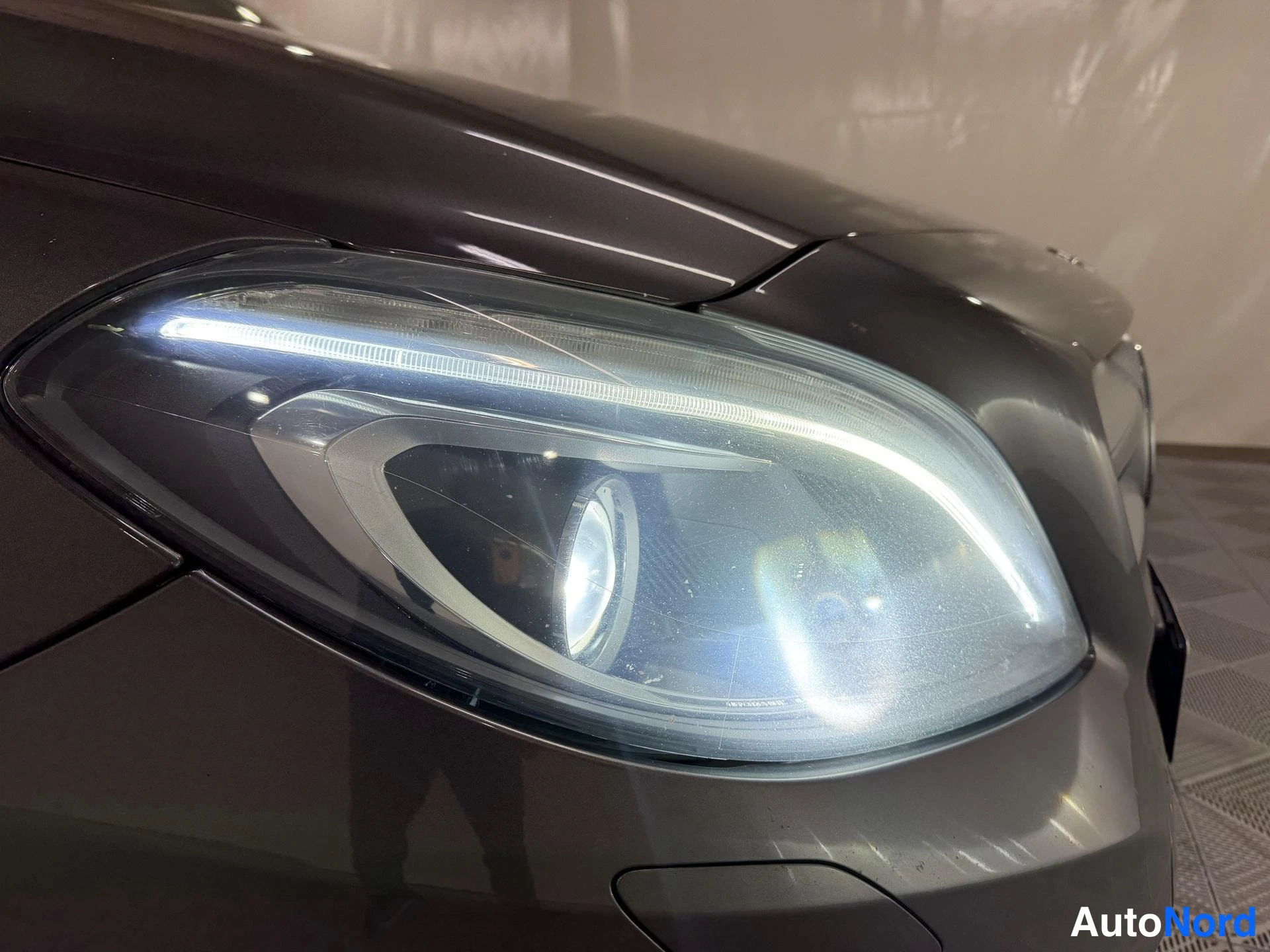 Harmaa Mercedes-Benz B 200 2015, kuva 14