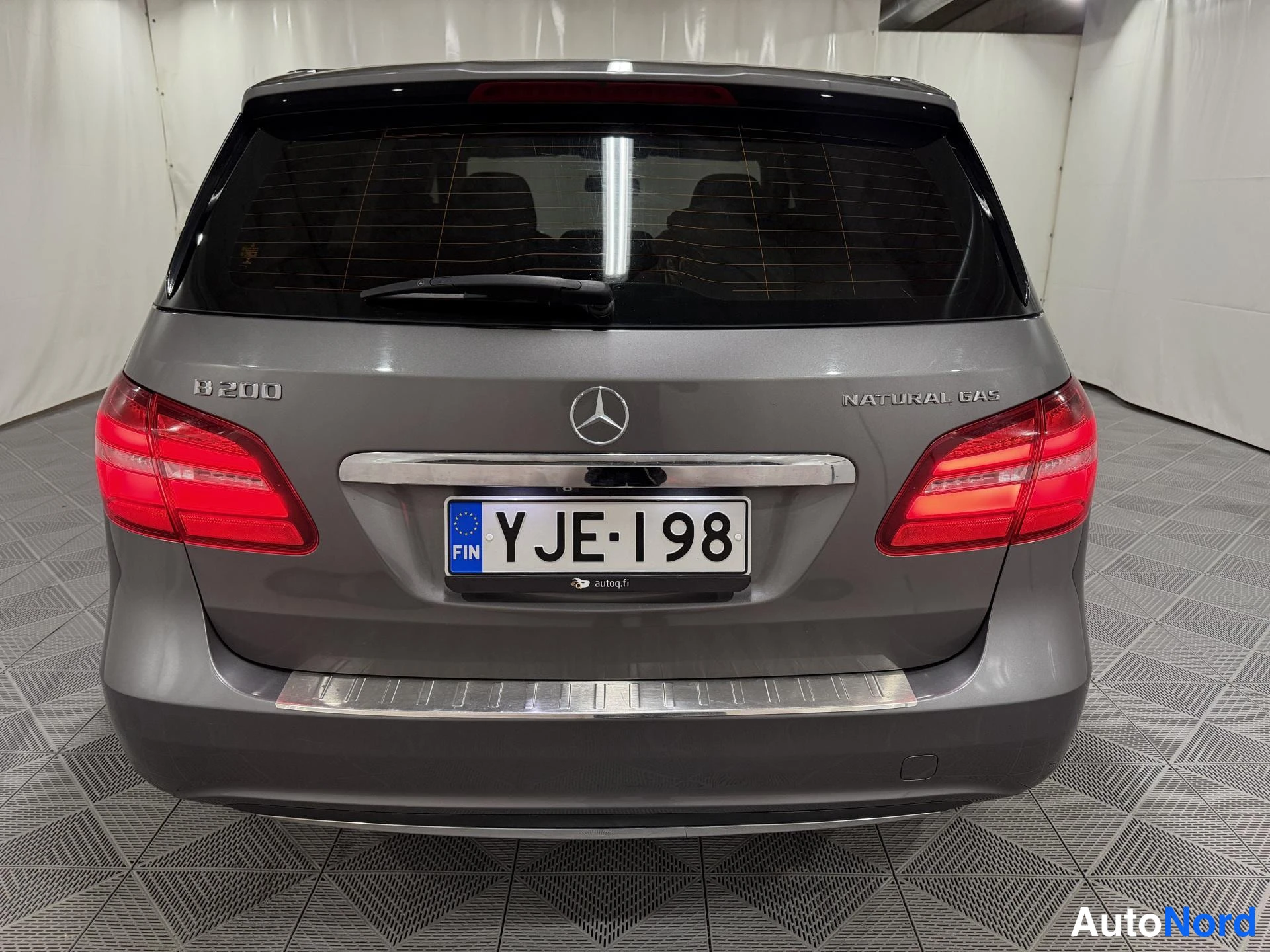 Harmaa Mercedes-Benz B 200 2015, takaa, kuva 6