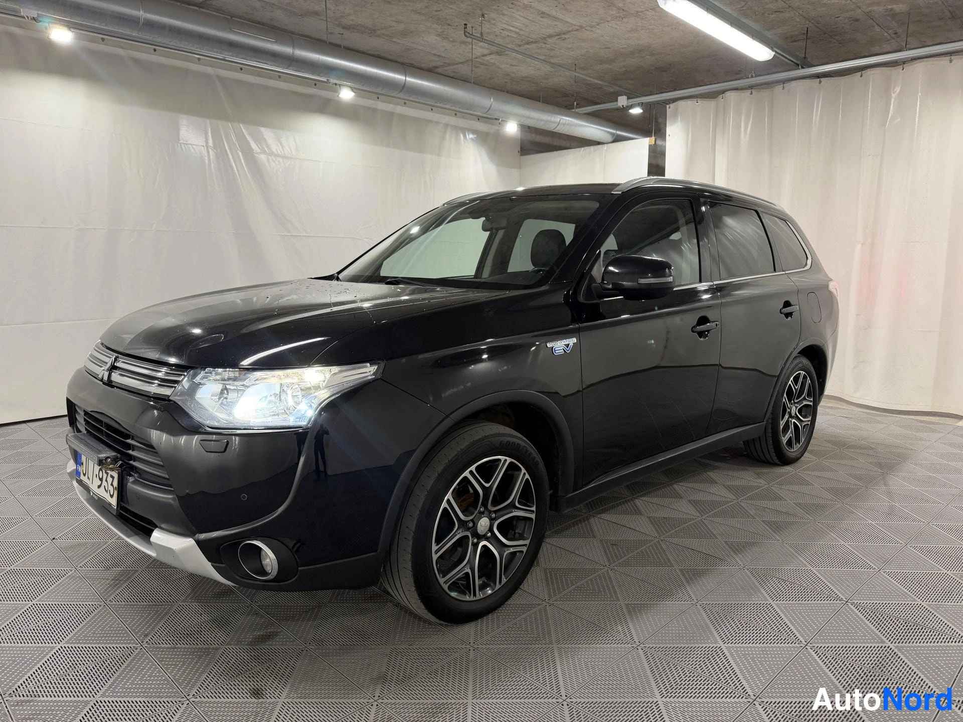 Mitsubishi Outlander PHEV 2.0 Instyle Navi 4WD 2015