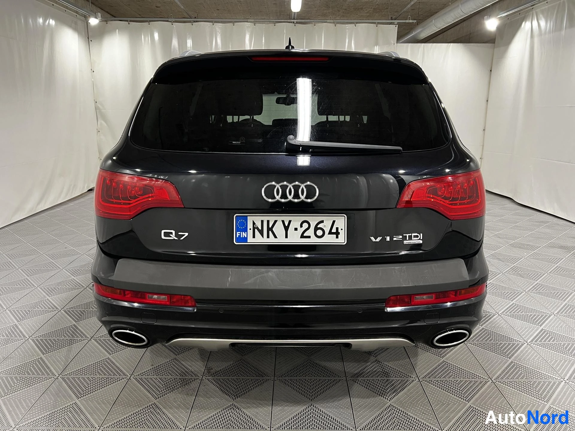 Musta Audi Q7 2011, takaa, kuva 6