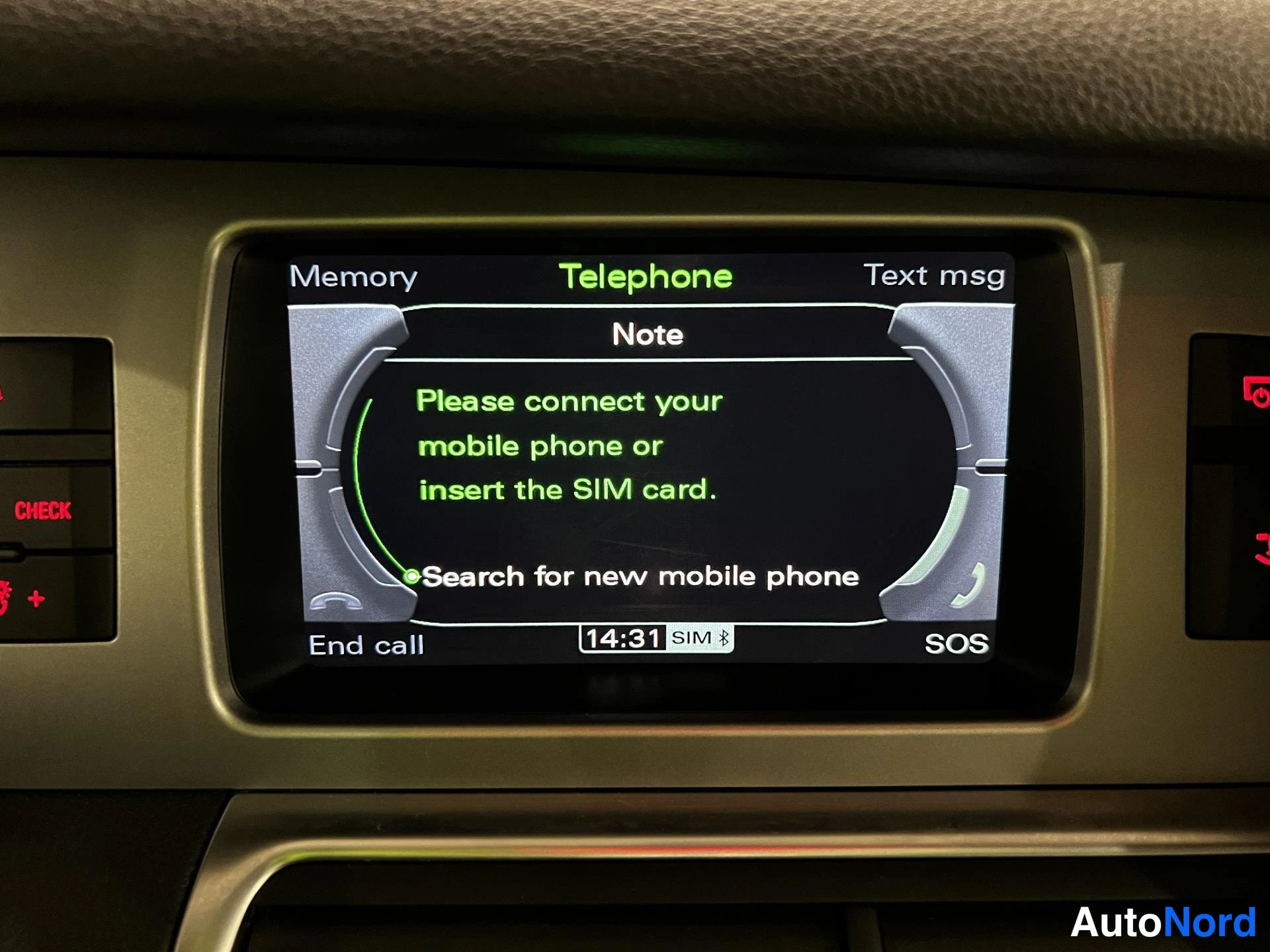 Musta Audi Q7 2011, yksityiskohta, kuva 23
