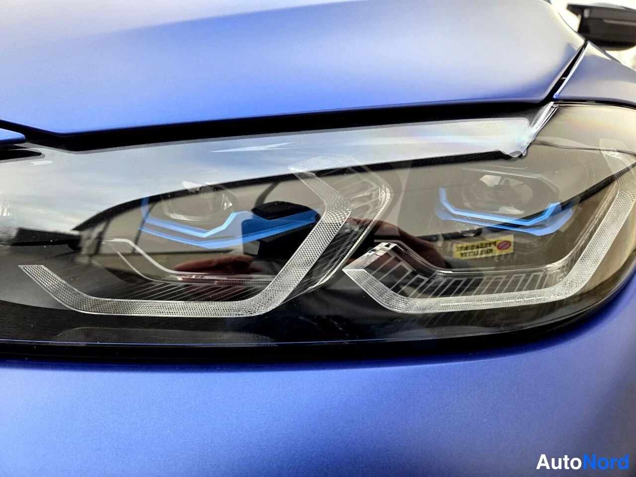 Sininen BMW i4 2022, yksityiskohta, kuva 12