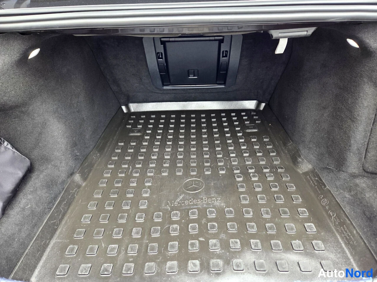 Musta Mercedes-Benz S 350 d 4MATIC 2021, tavaratila, kuva 12