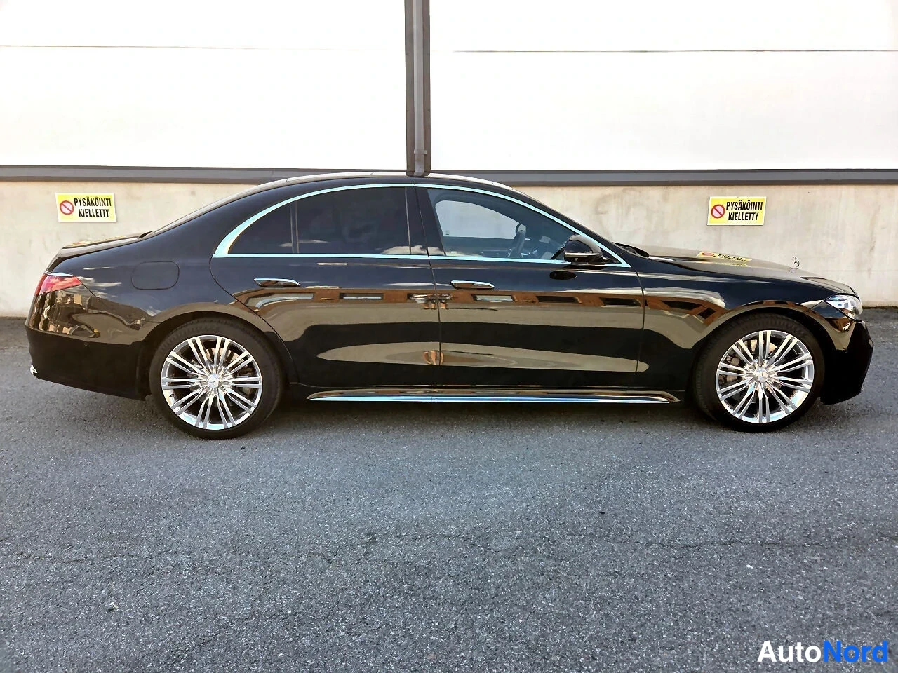 Musta Mercedes-Benz S 350 d 4MATIC 2021, sivulta, kuva 5
